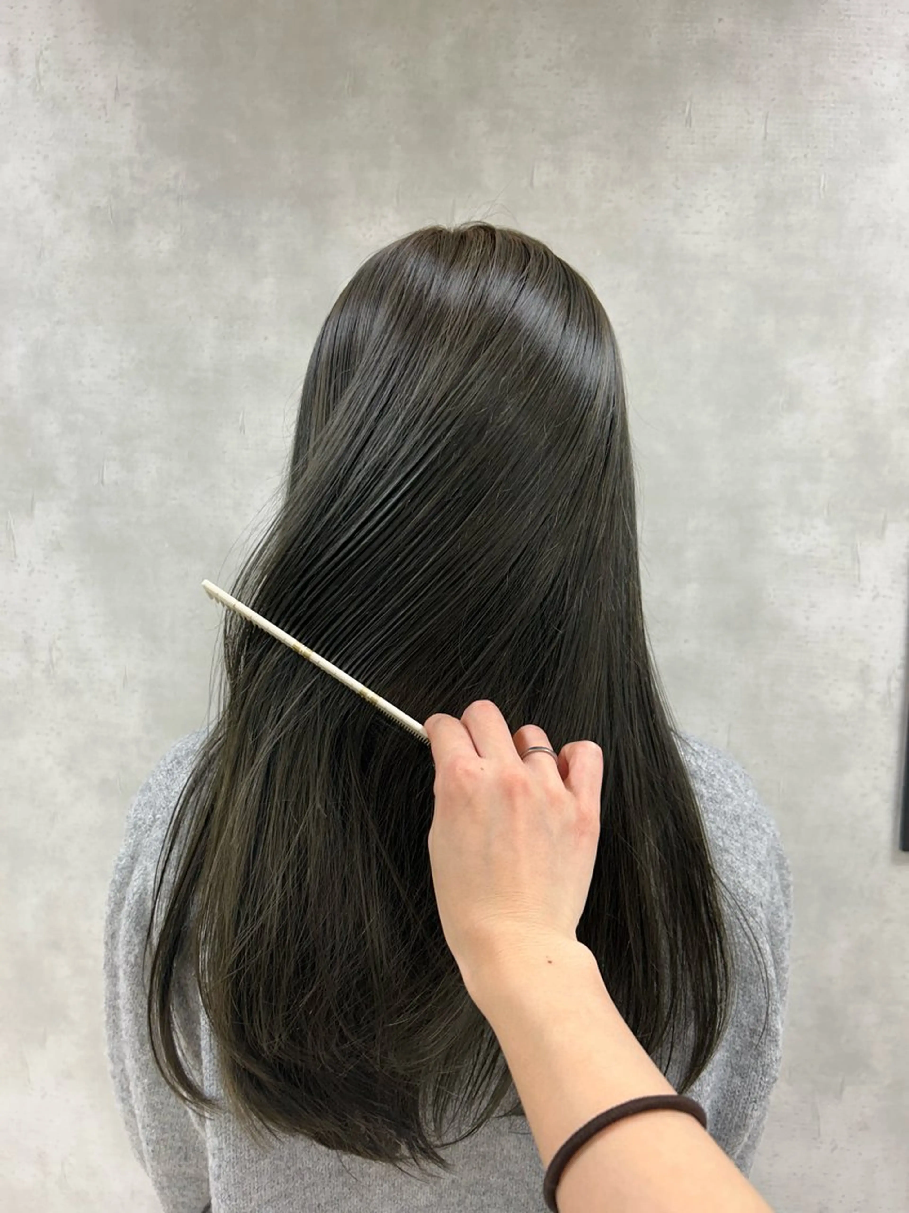 ロング カラー グレージュ オリーブグレージュ オリーブグレー カット ヘアカラー トリートメント 🌈半谷 千尋⛅️✨のヘアスタイル