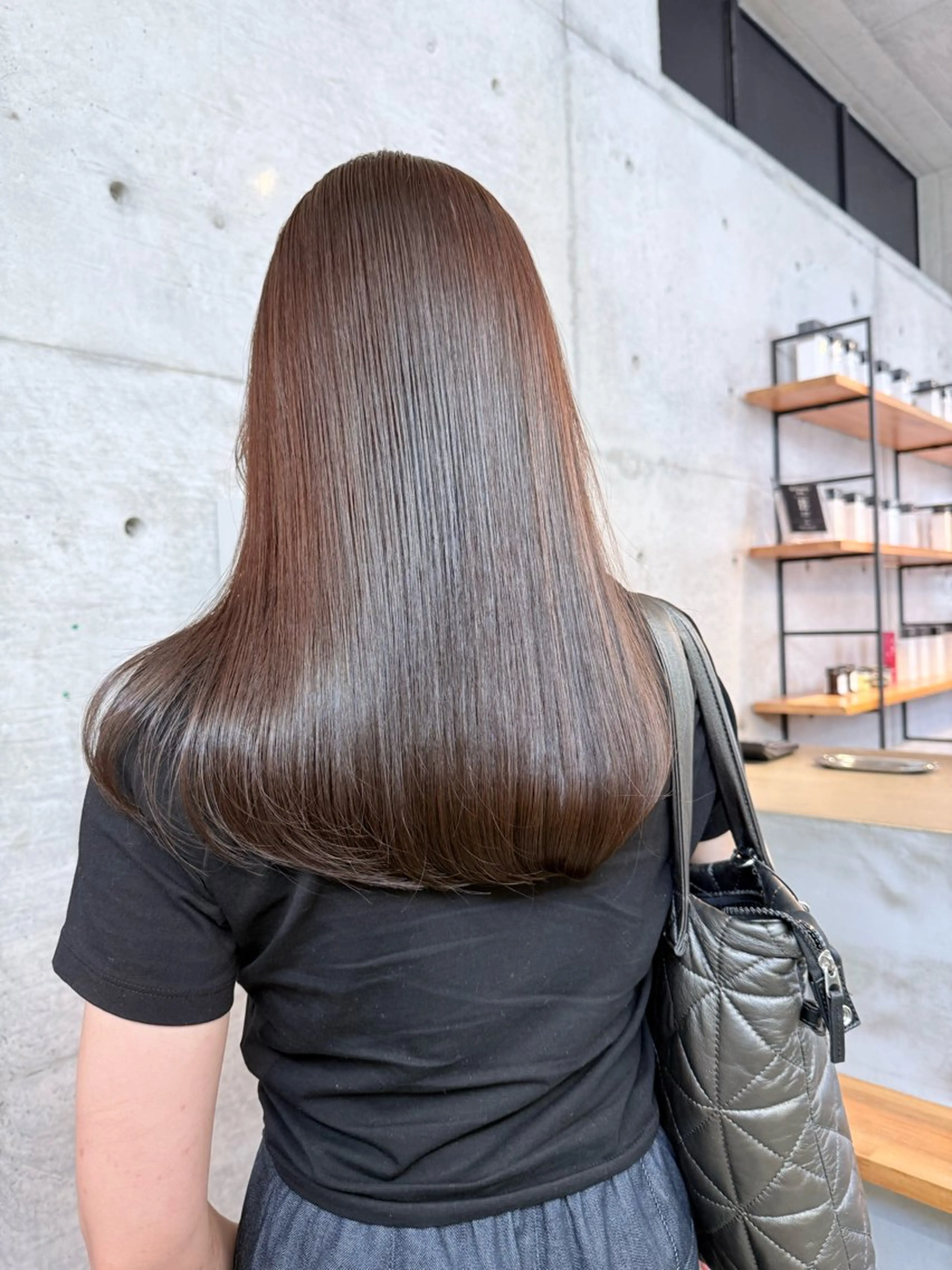 ロング トリートメント 葉 /レイヤーカットのヘアスタイル