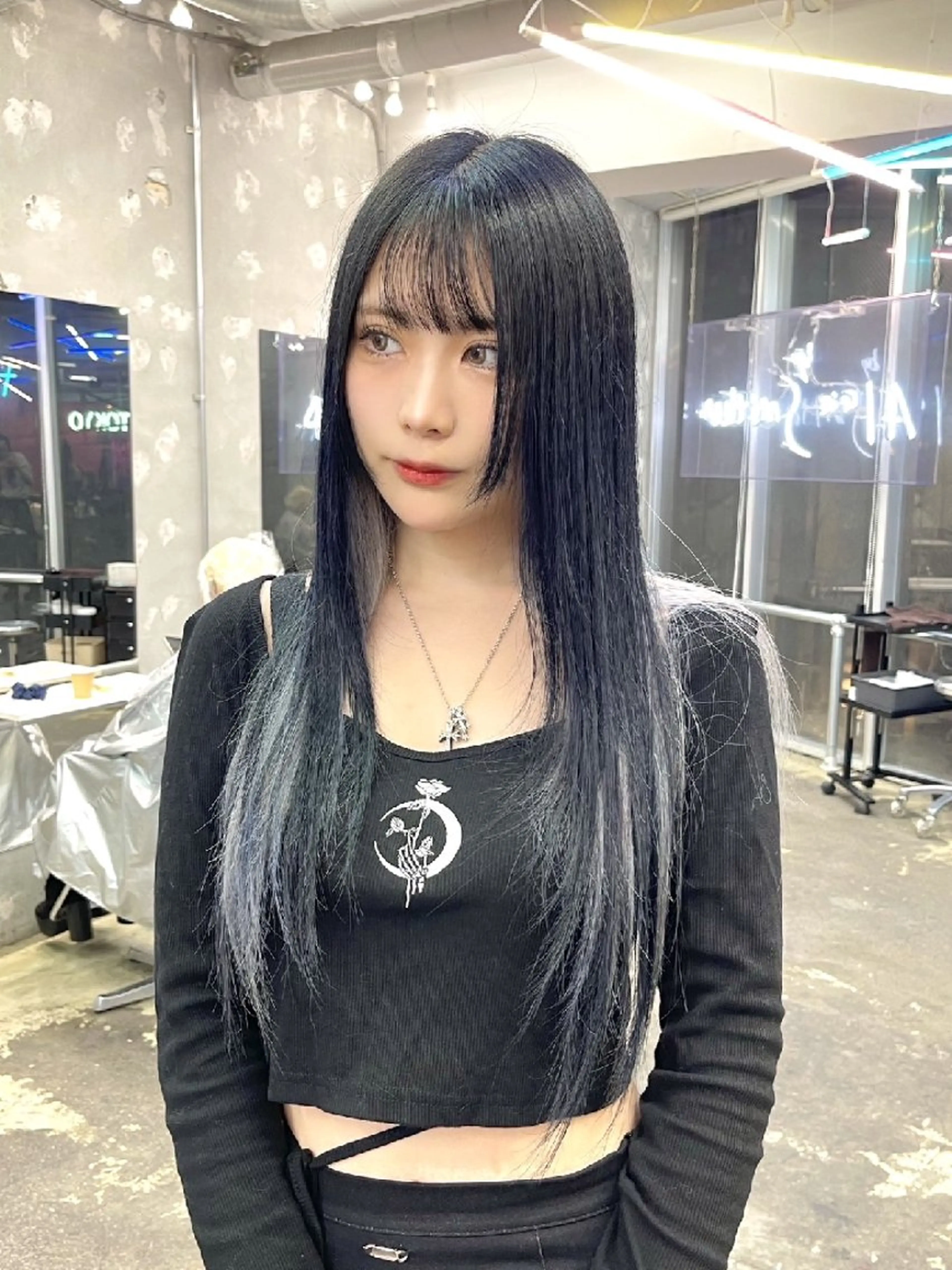 ミディアム カラー エクステ カット ヘアカラー エクステ magico 下北沢のヘアスタイル