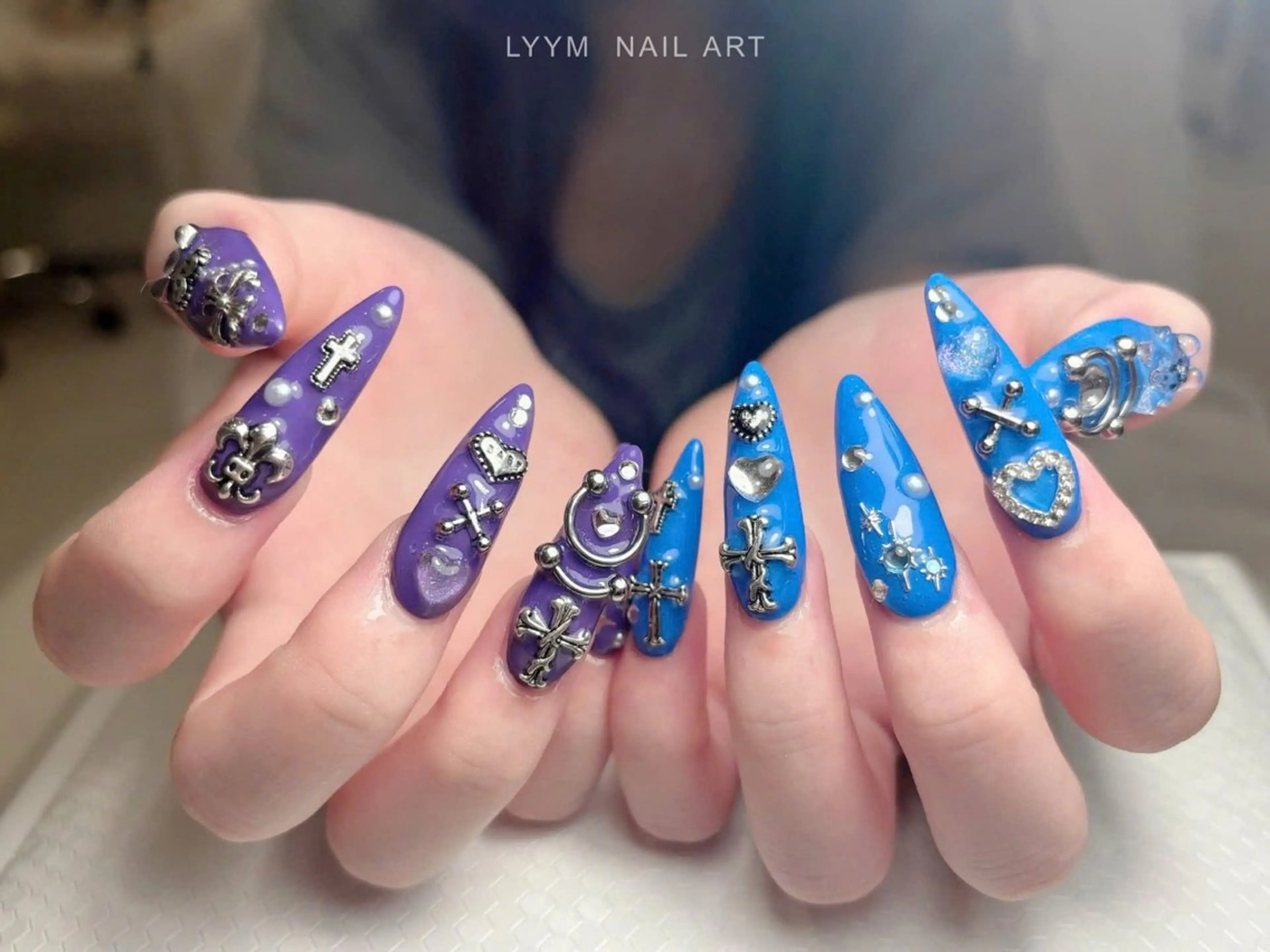 ネイル ブルー ハート 韓国ネイル ロングネイル パープル ハンドネイル LYYM Salonのネイルデザイン