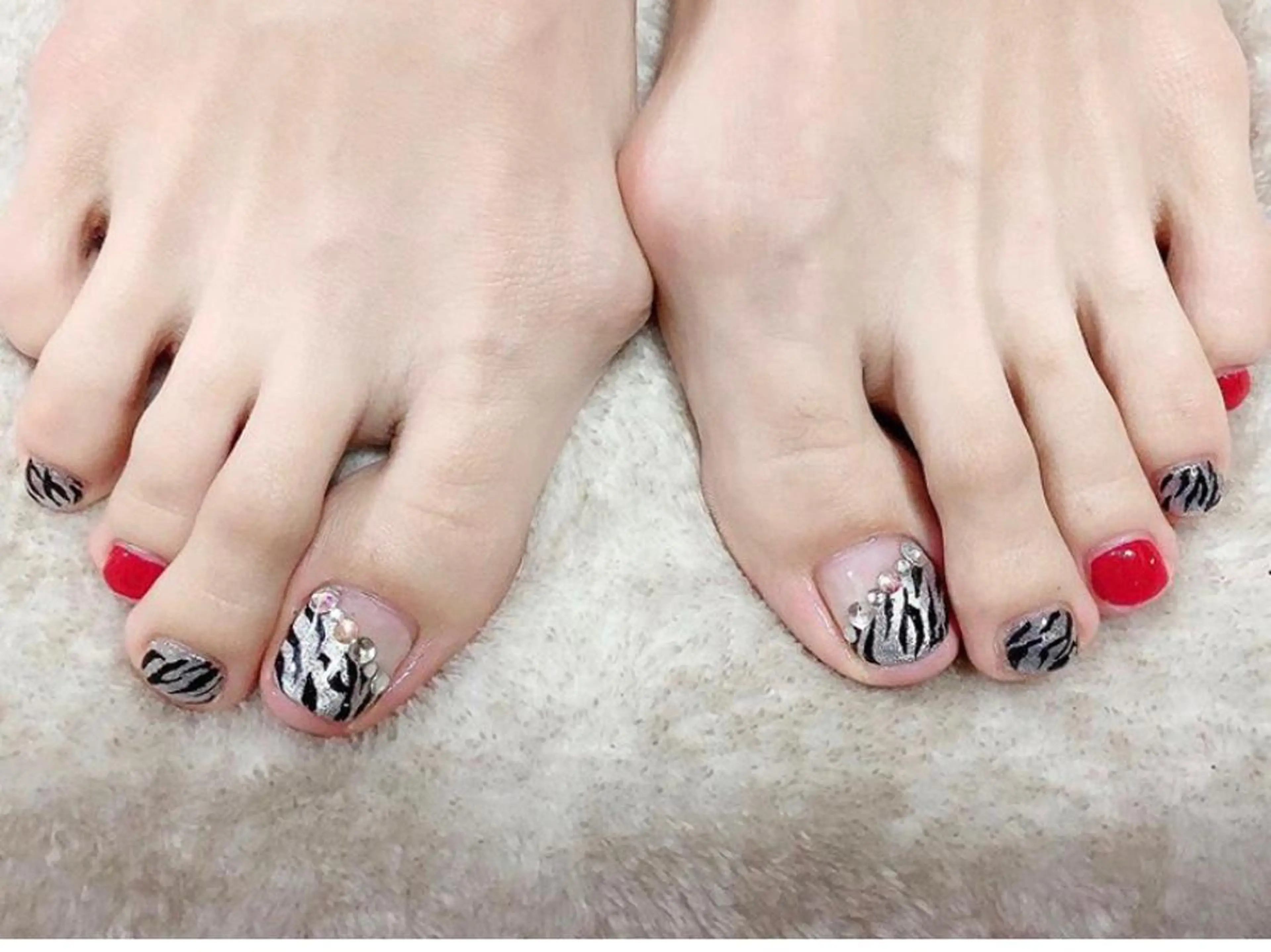 ネイル アニマル柄 ストーンネイル Garden Takeuchiのネイルデザイン