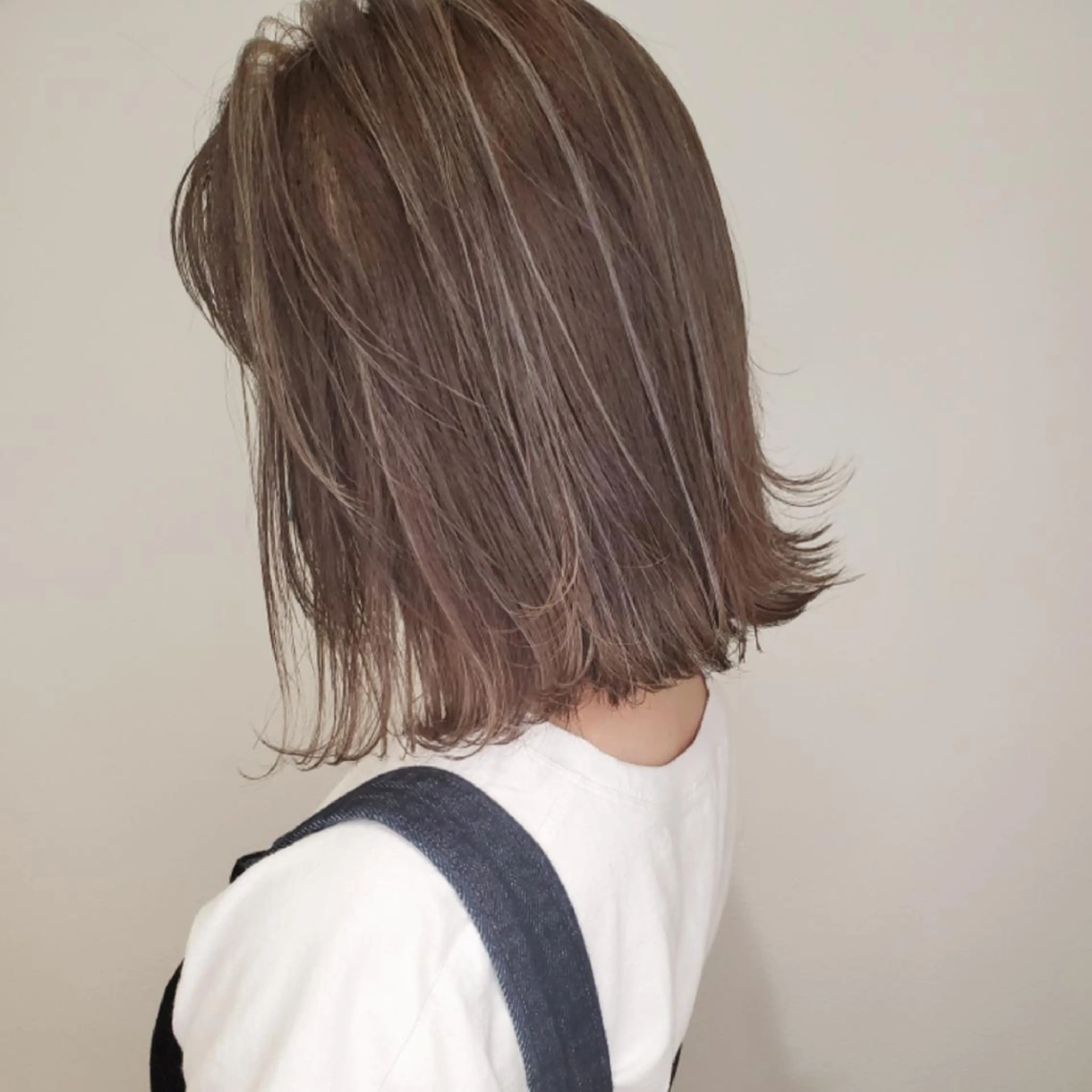 カラー ミディアム グレージュ ハイライトカラー 外国人風カラー ハイライト レイヤーカット/ ウルフカット/大橋 のヘアスタイル