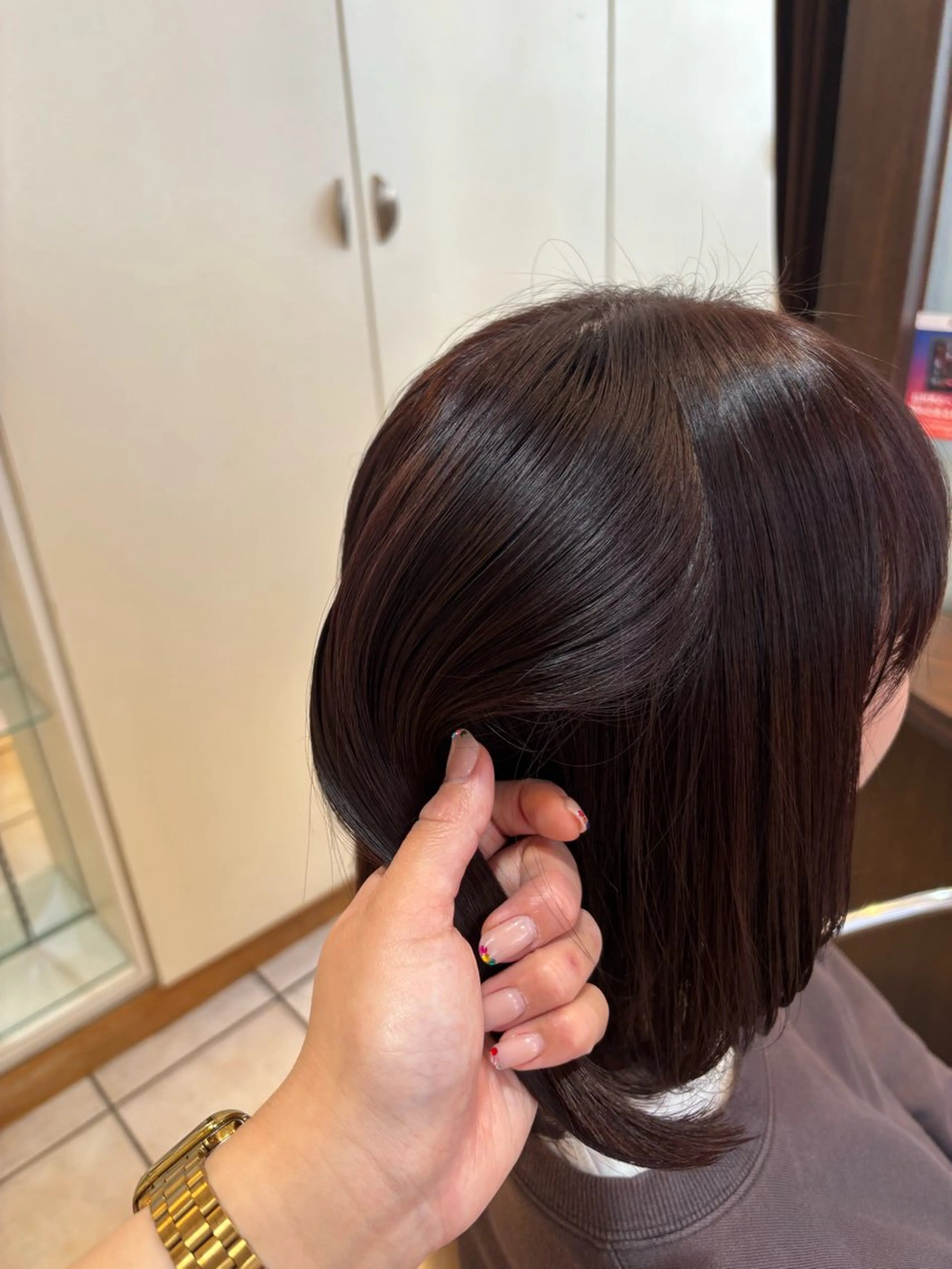 ミディアム イソベ ミズキのヘアスタイル