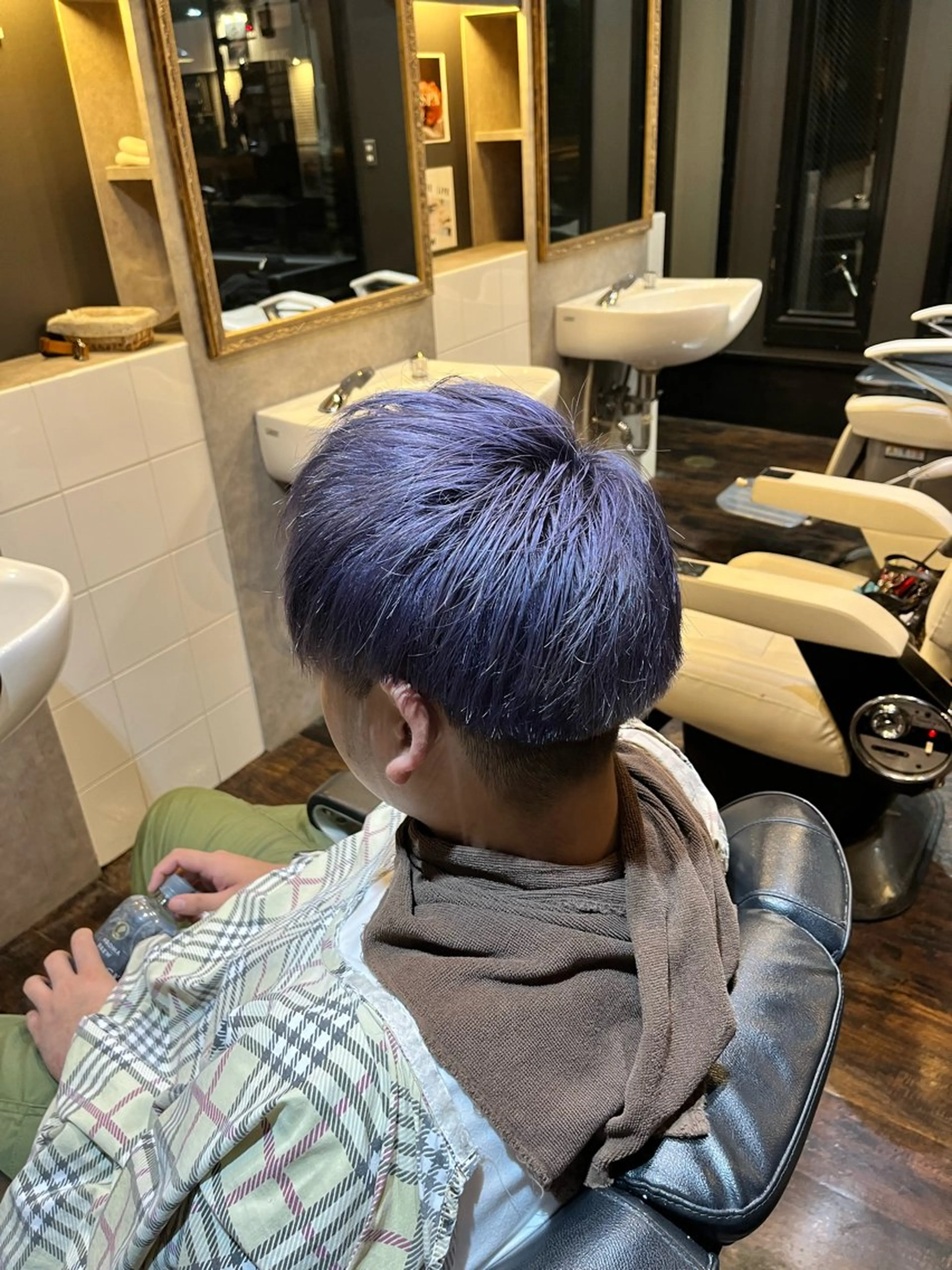 ショート カラー メンズ メンズブリーチ ブリーチ カット ヘアカラー 夜に通える 理容室山崎健立のヘアスタイル