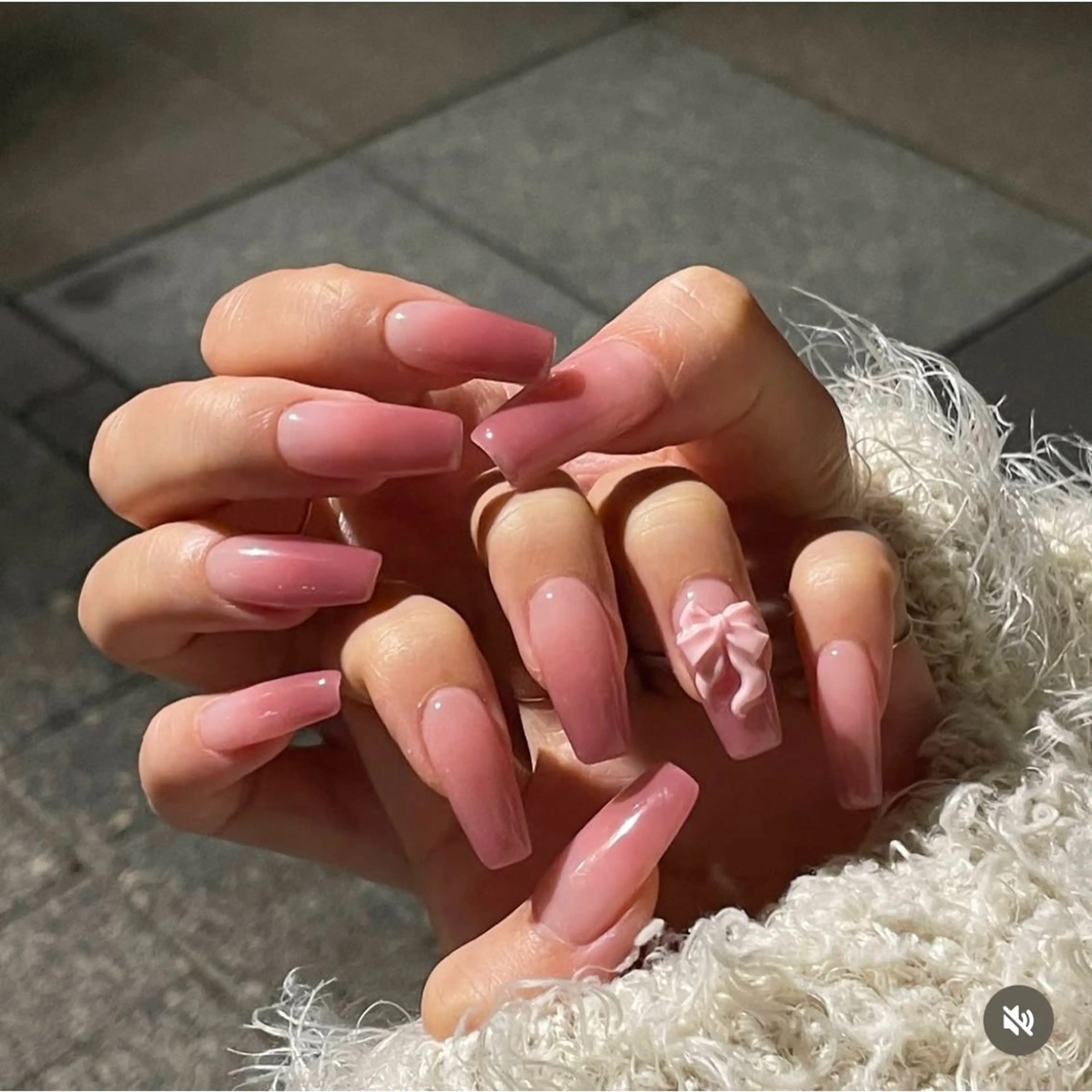 ネイル 韓国ネイル ニュアンスネイル シンプルネイル 春ネイル ワンホンネイル Nihonthy Nail 新宿のネイルデザイン