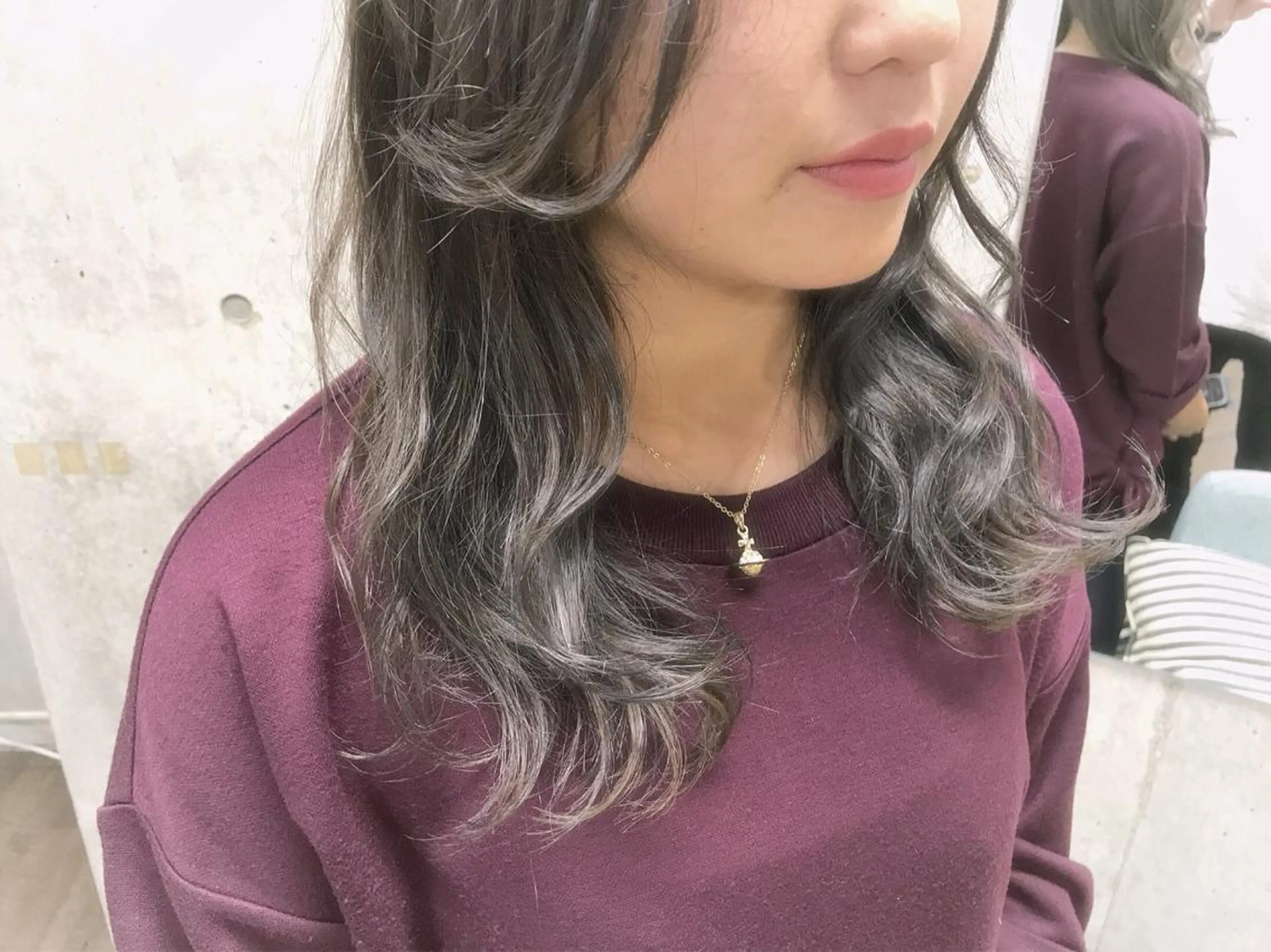 セミロング カラー グレージュ シルバー シルバーグレージュ カット 縮毛矯正 トリートメント little 小濱彰太のヘアスタイル