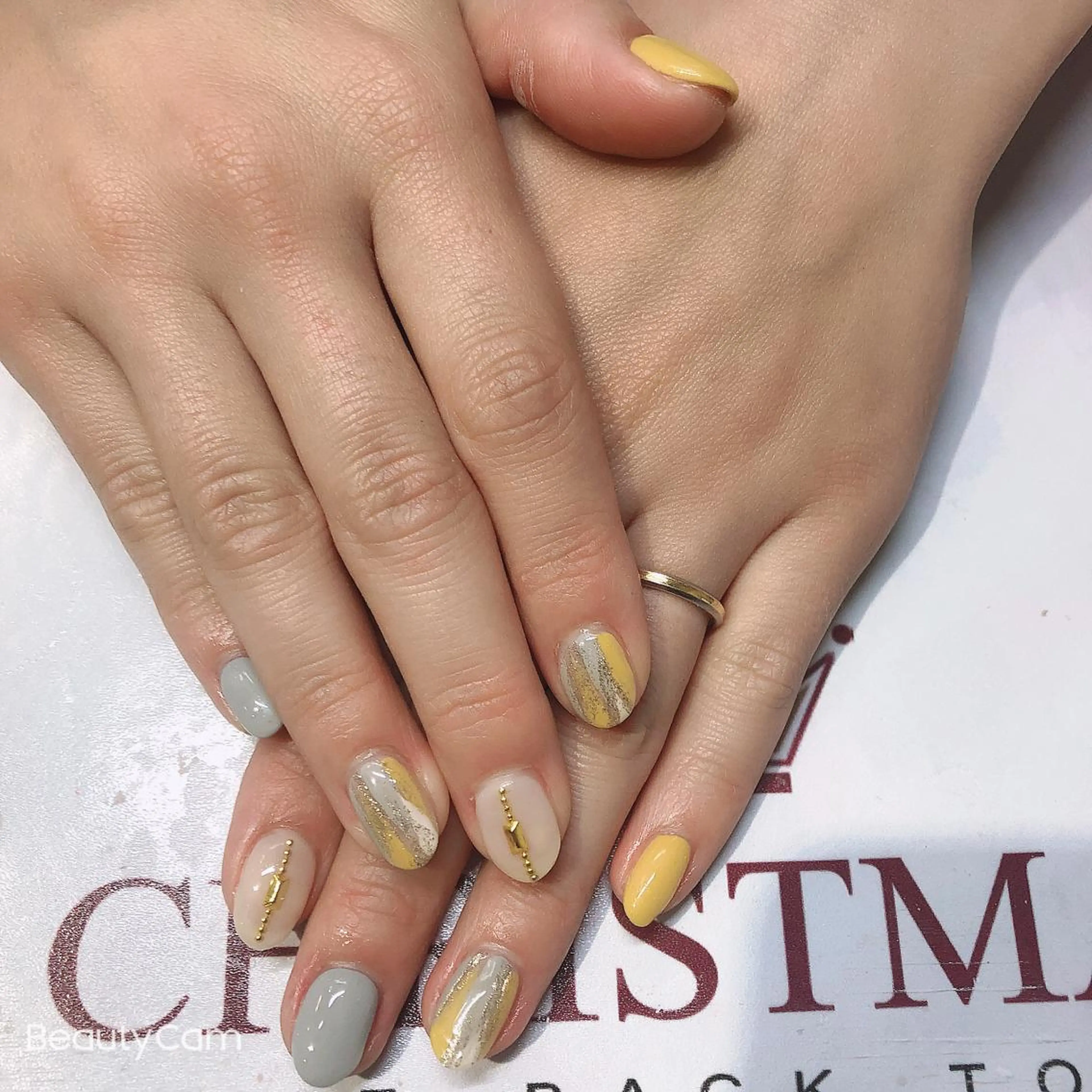 ネイル ガレンドウ 白澤 愛子のネイルデザイン