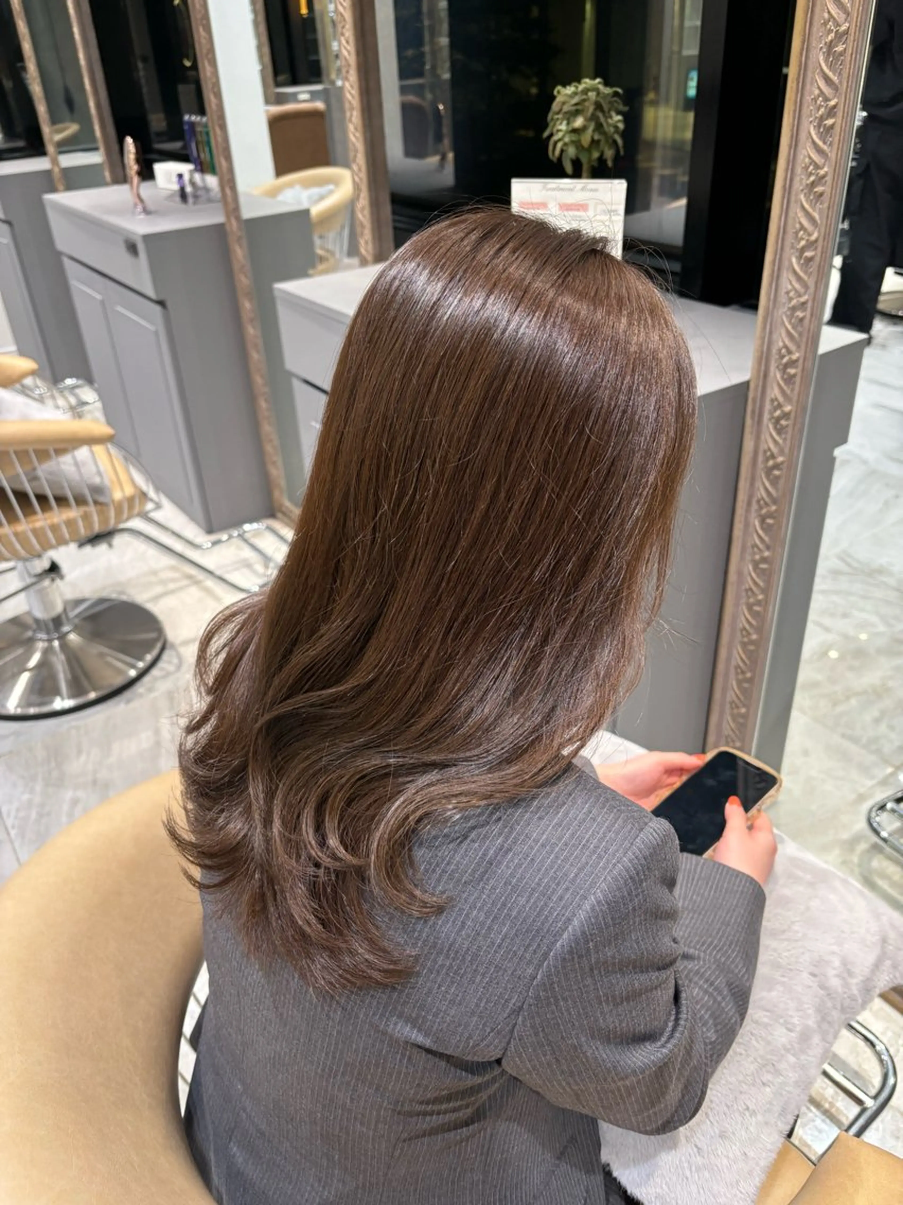ロング ヘアカラー トリートメント 顔周り\エクステ\ 透明感カラー\まりんのヘアスタイル