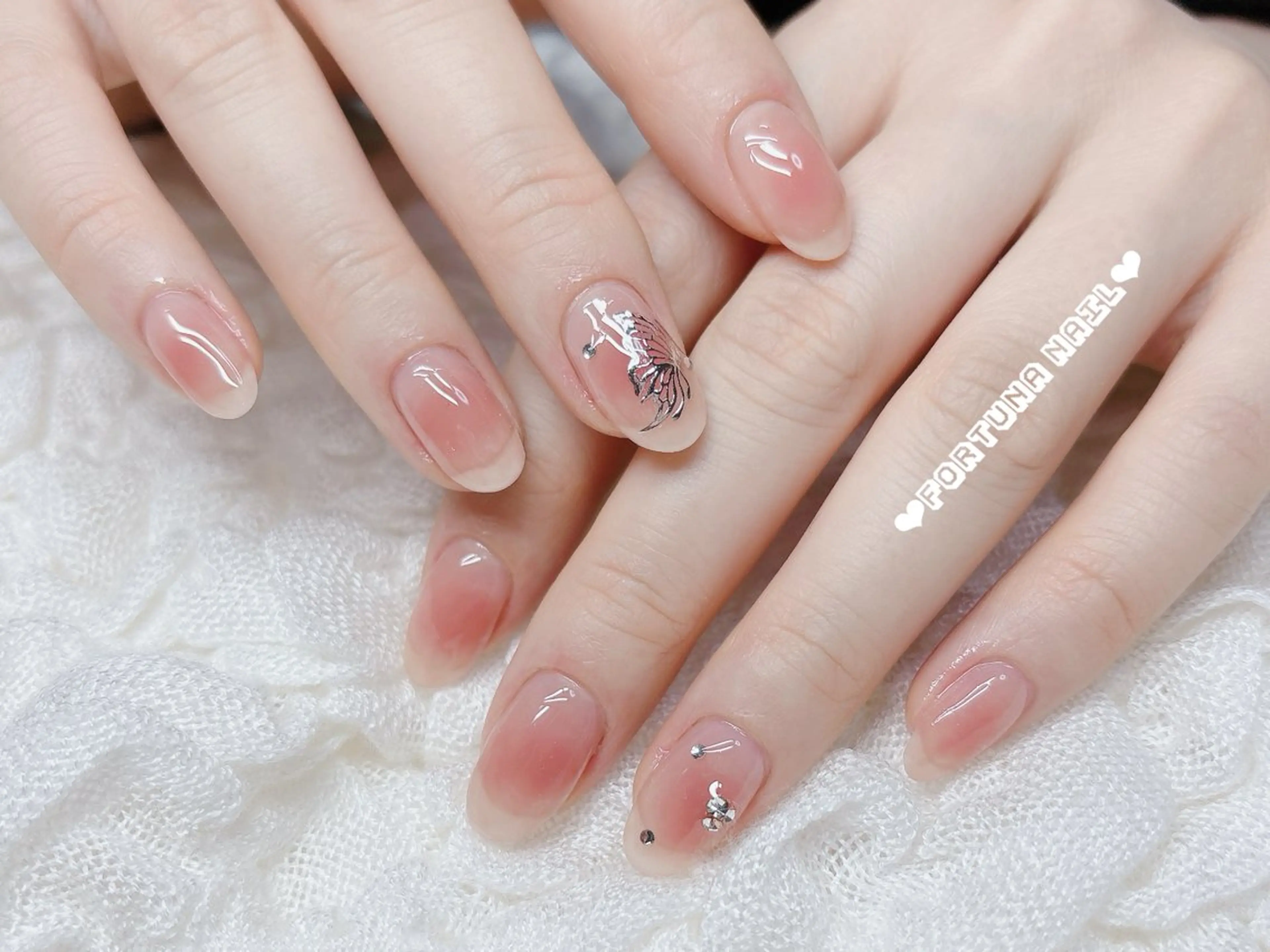 ネイル ハンドネイル Nail •Head スパFortunaのネイルデザイン