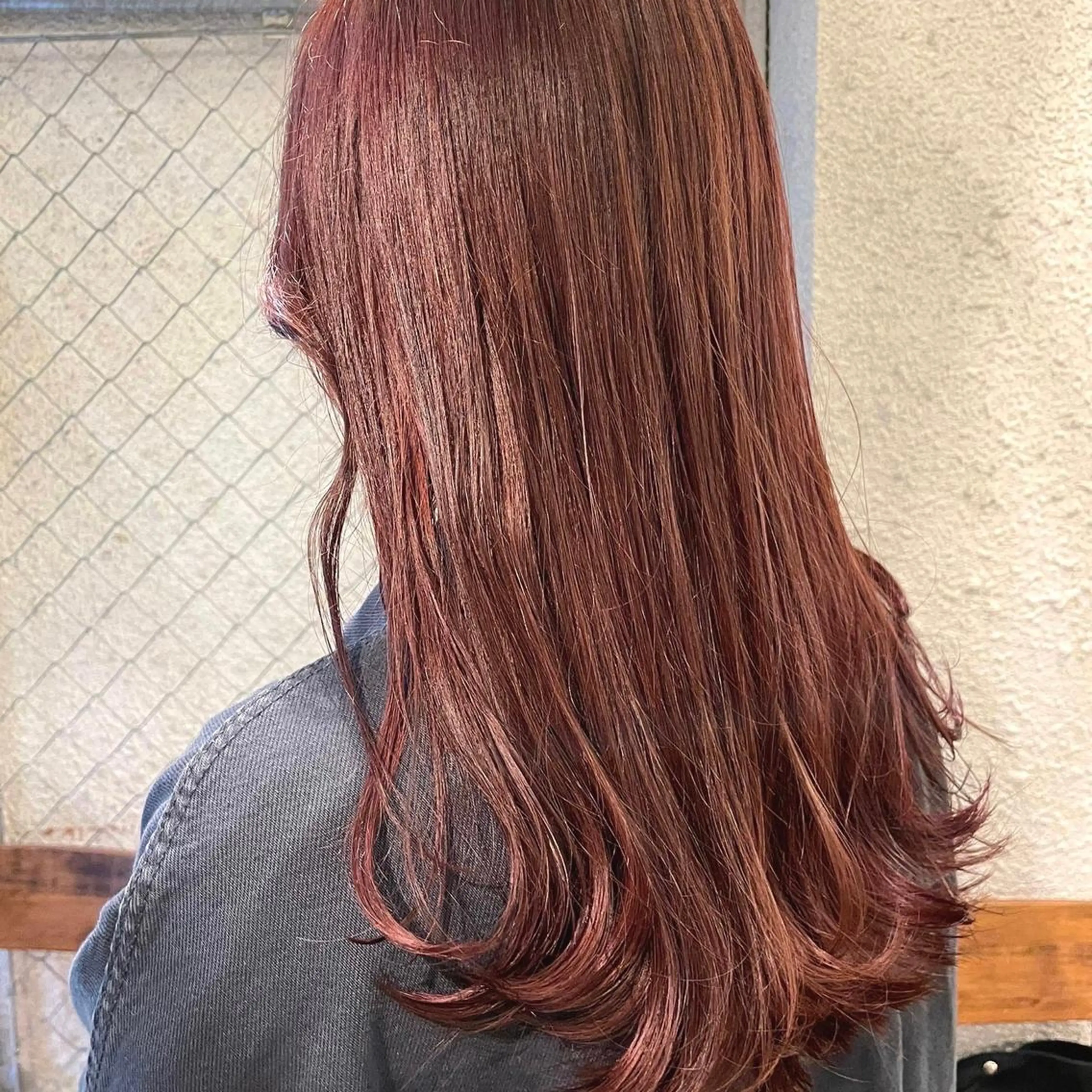 ロング カラー ヘアアレンジ ベージュカラー ブリーチ ピンクカラー ピンクベージュ カット ヘアカラー トリートメント ヘッドスパ 押切 響 のヘアスタイル