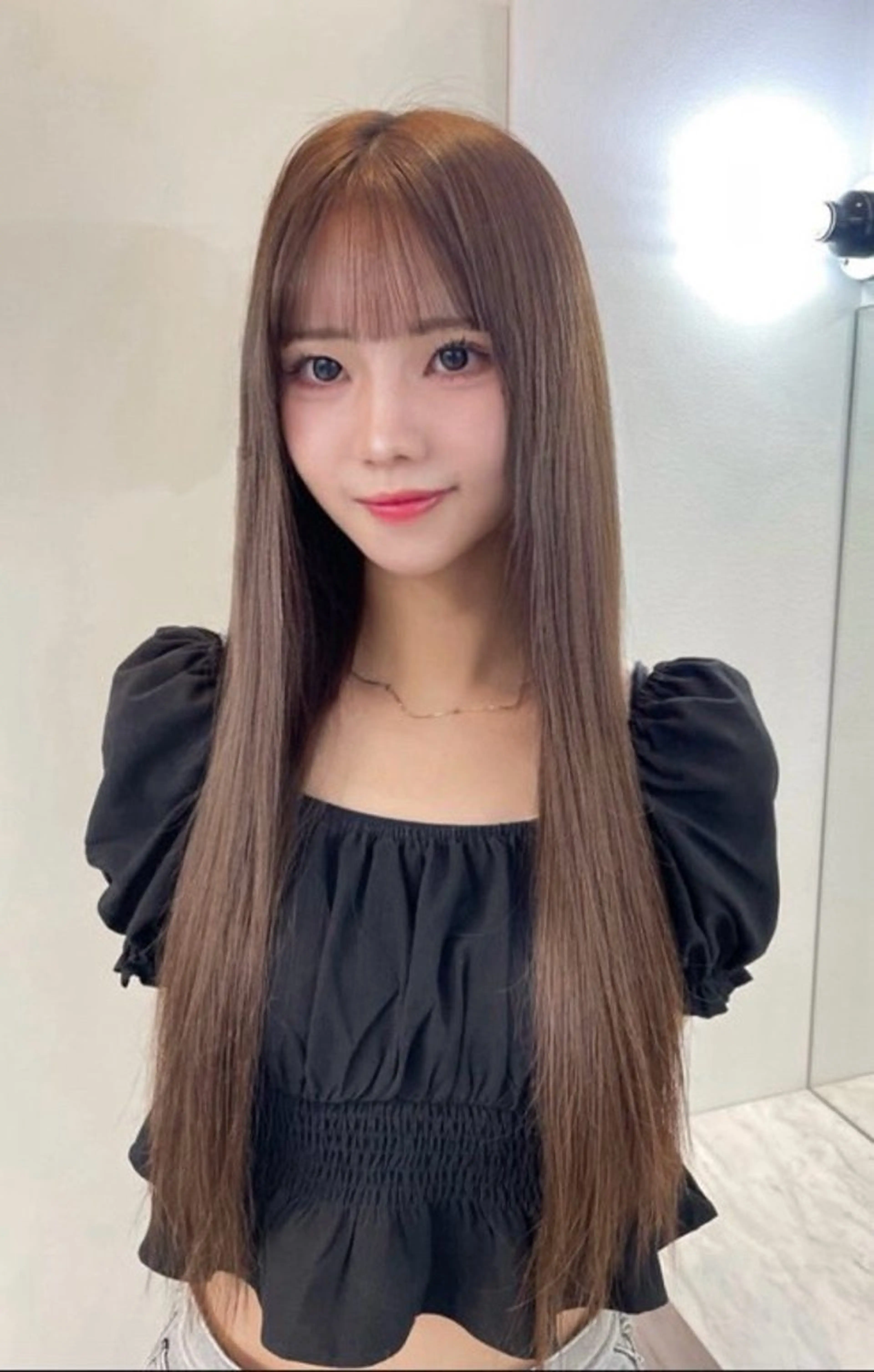 セミロング 🦋REISA🦋 エクステ×ハイトーンのヘアスタイル