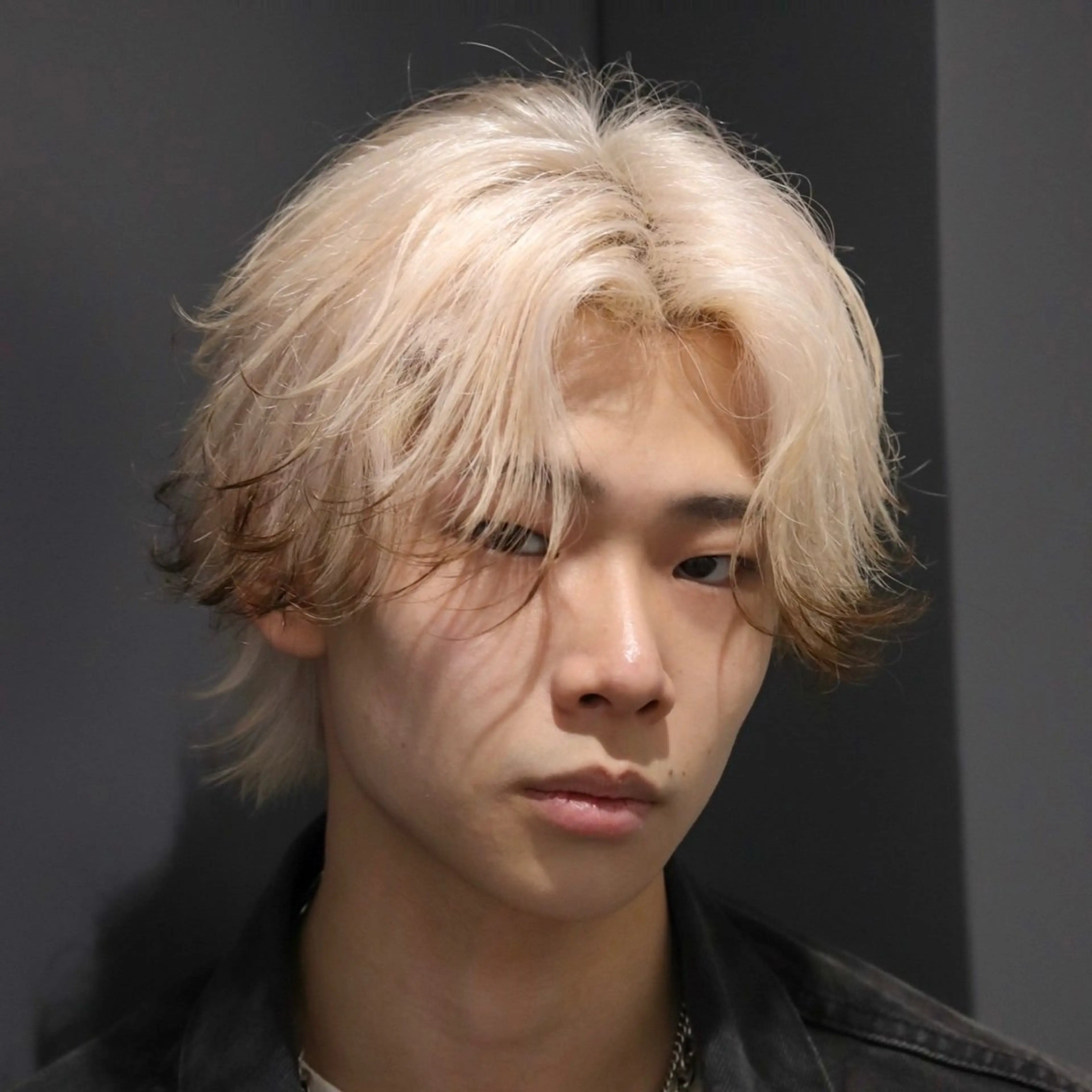 ミディアム カラー メンズ カット ヘアカラー トリートメント 渋谷のブリーチカラー シェフ🧑‍🍳蓮のヘアスタイル