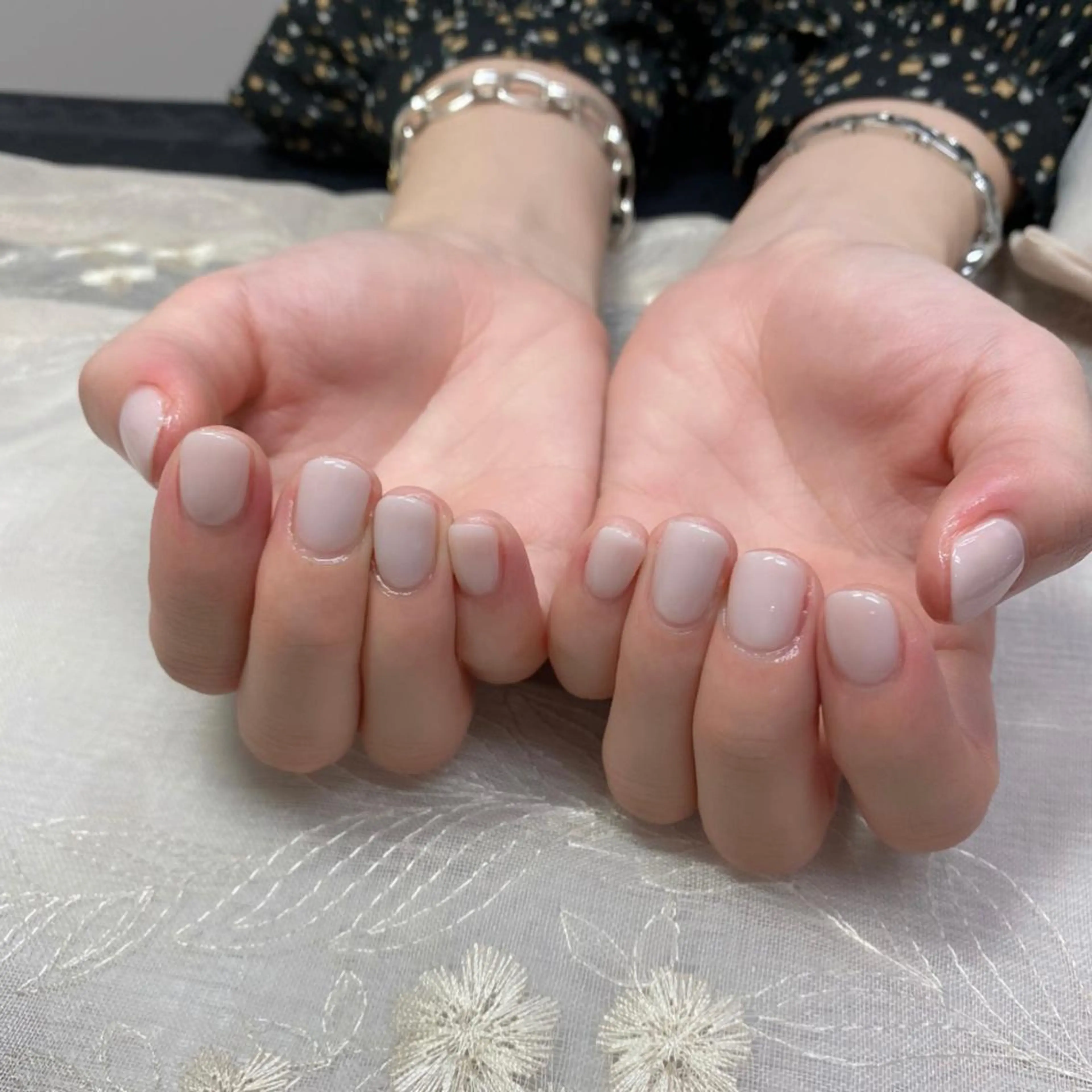 ネイル ホワイト ショートネイル. Home sweetのネイルデザイン