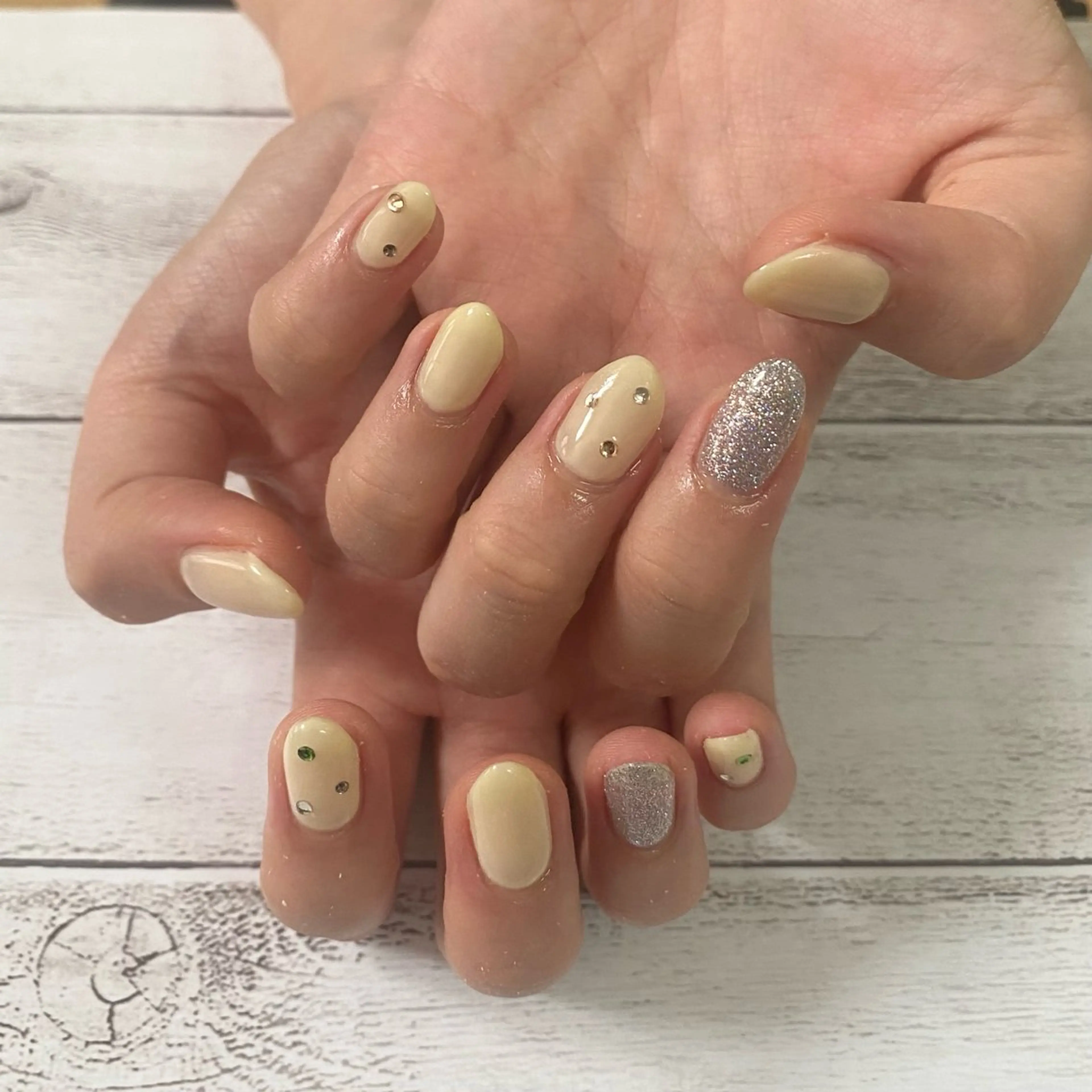 ネイル フラッシュネイル ワンカラーネイル ハンドネイル nail salon muuのネイルデザイン