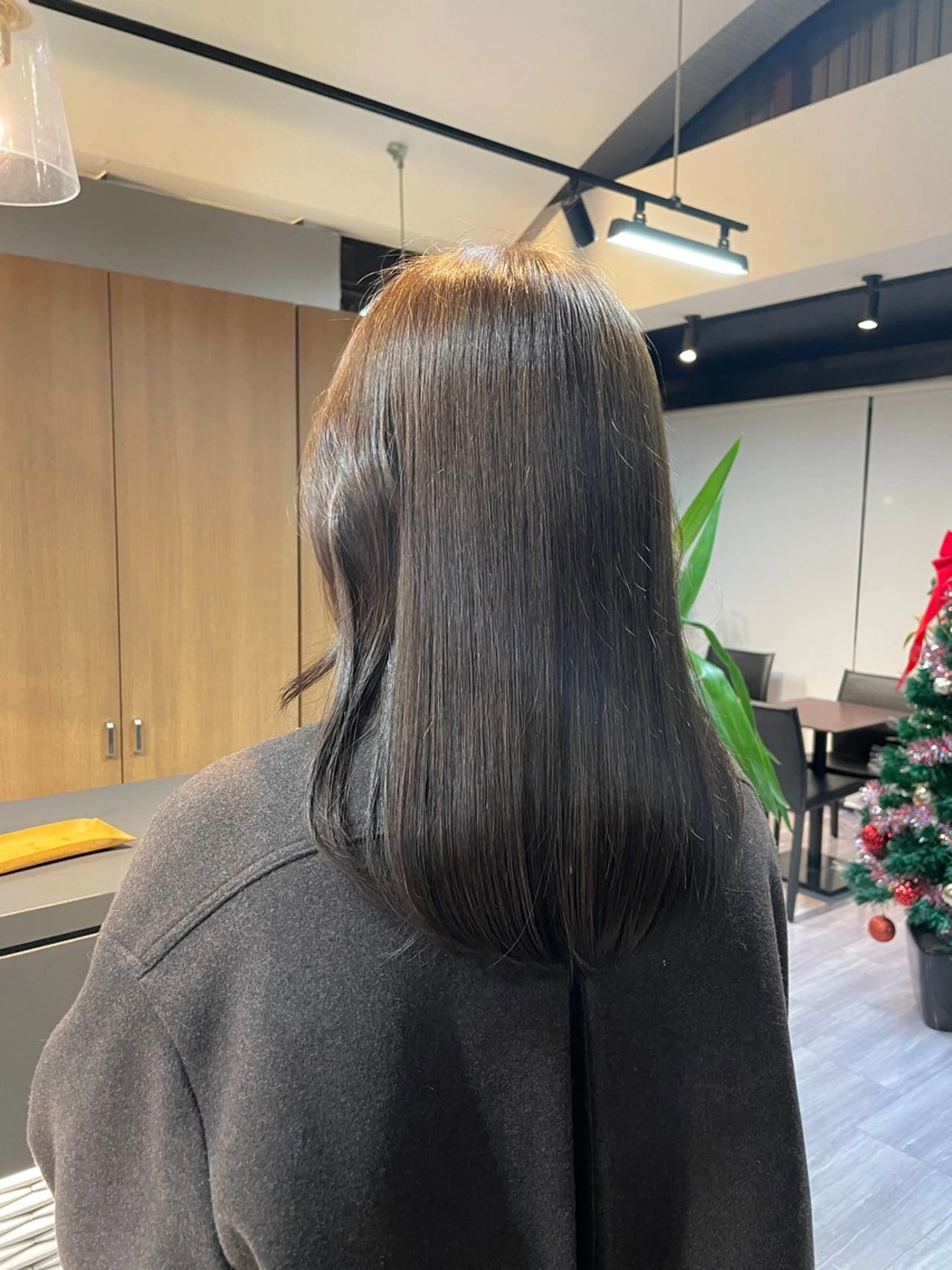 ミディアム カラー グレージュ ラベンダーカラー ラベンダーグレージュ ラベンダーグレー マキノ キョウカのヘアスタイル
