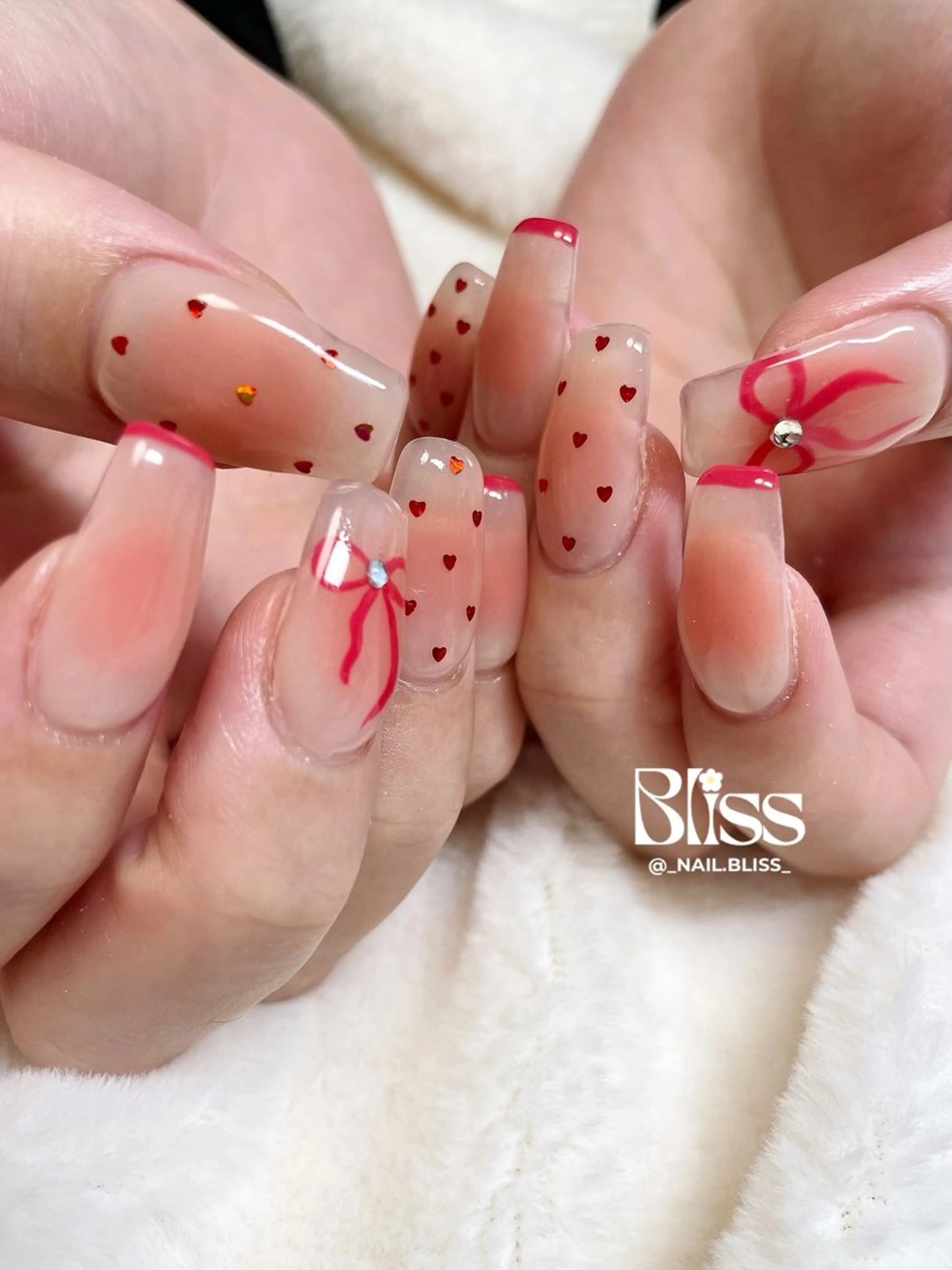 ネイル チークネイル ガーリー ハンドネイル NAIL BLISSのネイルデザイン