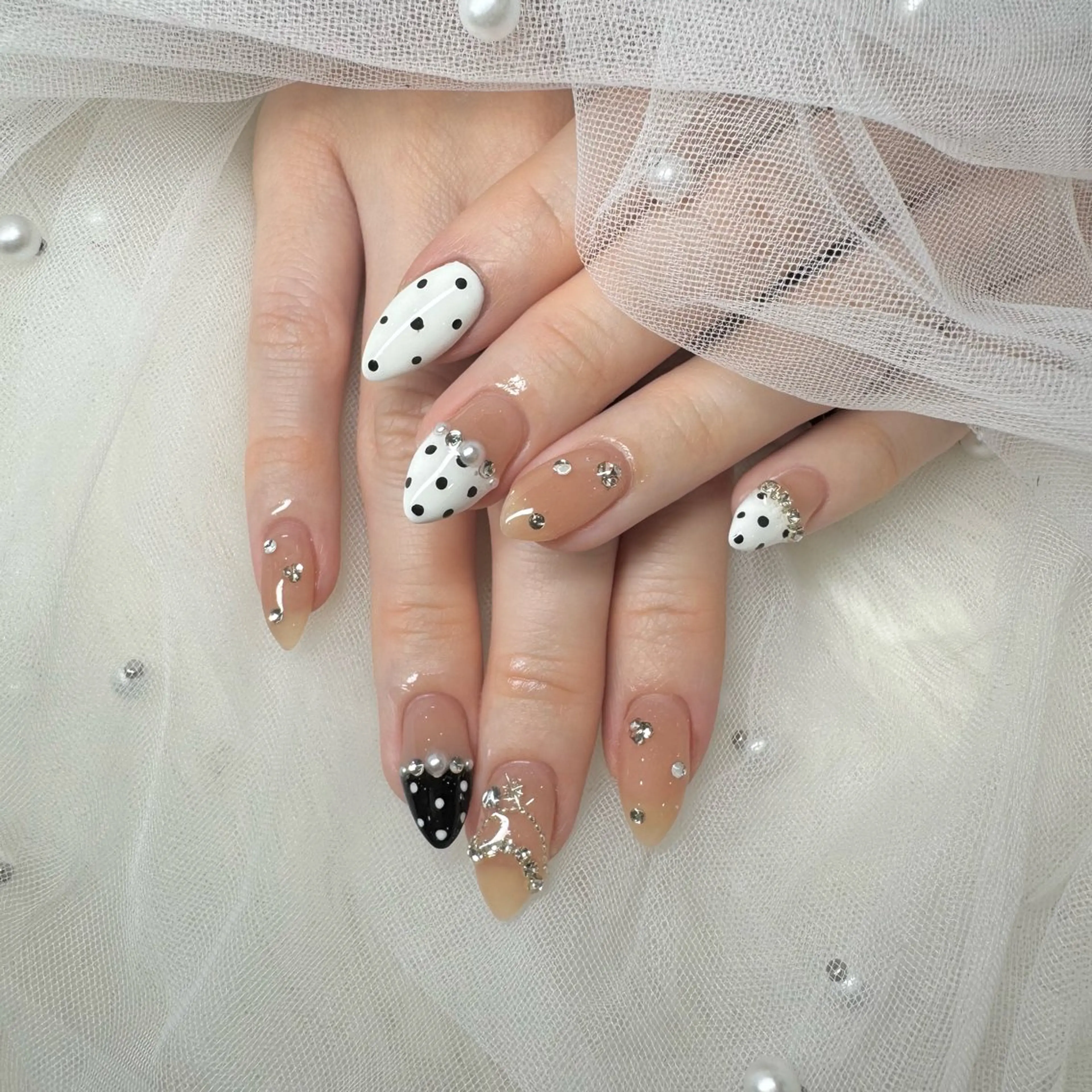 ネイル フットネイル ジェルネイル キラキラネイル ロングネイル オフィスネイル AYAKA🩵難波♡ 韓国ネイルで可愛く♡のネイルデザイン