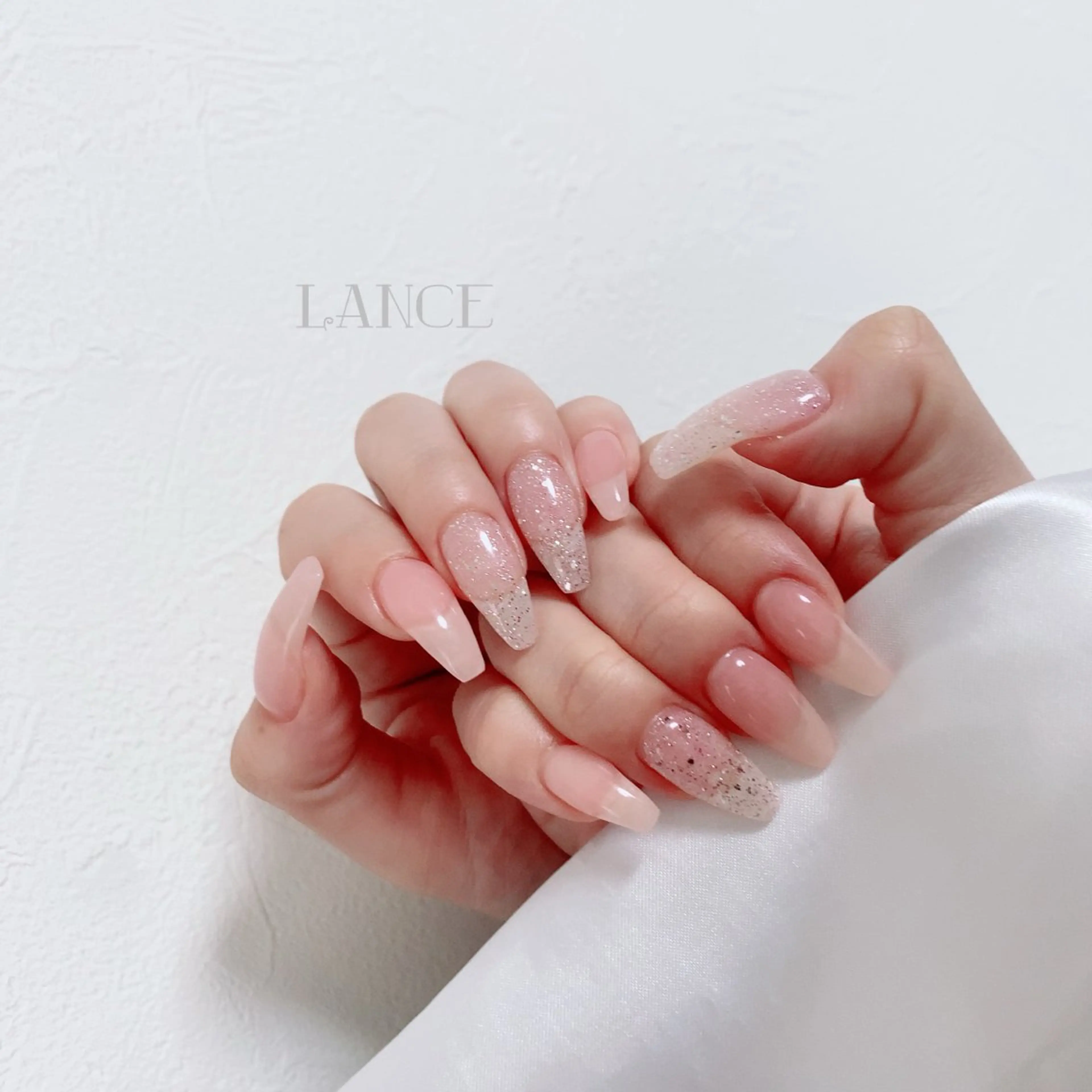 ネイル オーロラネイル フレンチネイル キラキラネイル 韓国ネイル ニュアンスネイル Lance nailのネイルデザイン