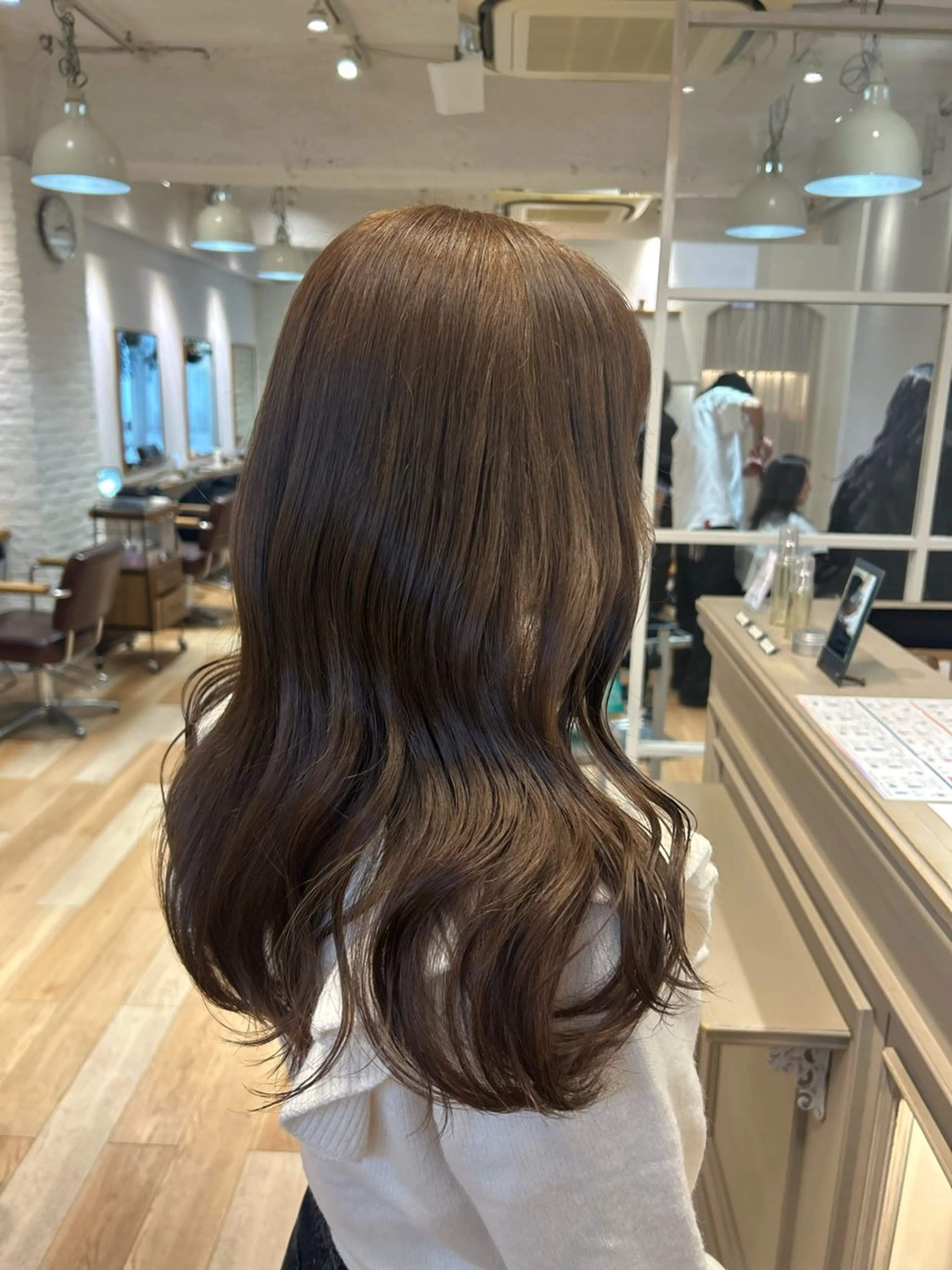 セミロング レイヤーカット ヘアカラー トリートメント LOE Yuuka/42🩵のヘアスタイル