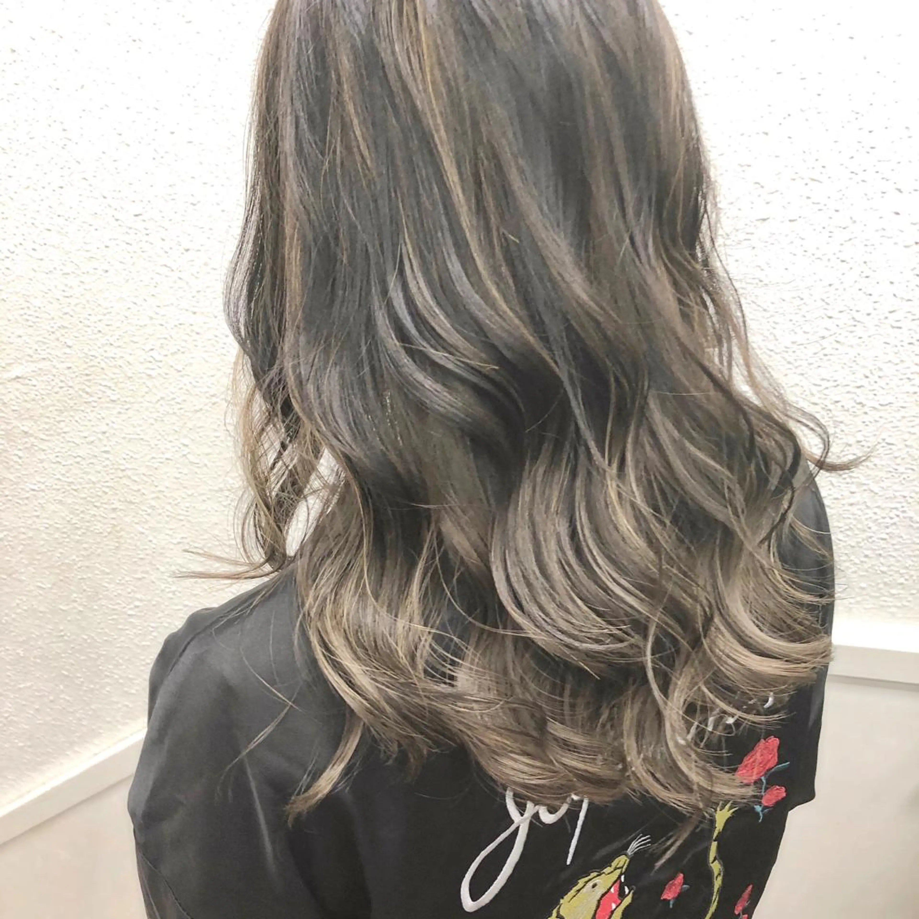 セミロング カラー 透明感カラー グレージュ ハイライトカラー ハイライト カット トリートメント 髪質改善/美髪矯 正ヤマモトハルキのヘアスタイル