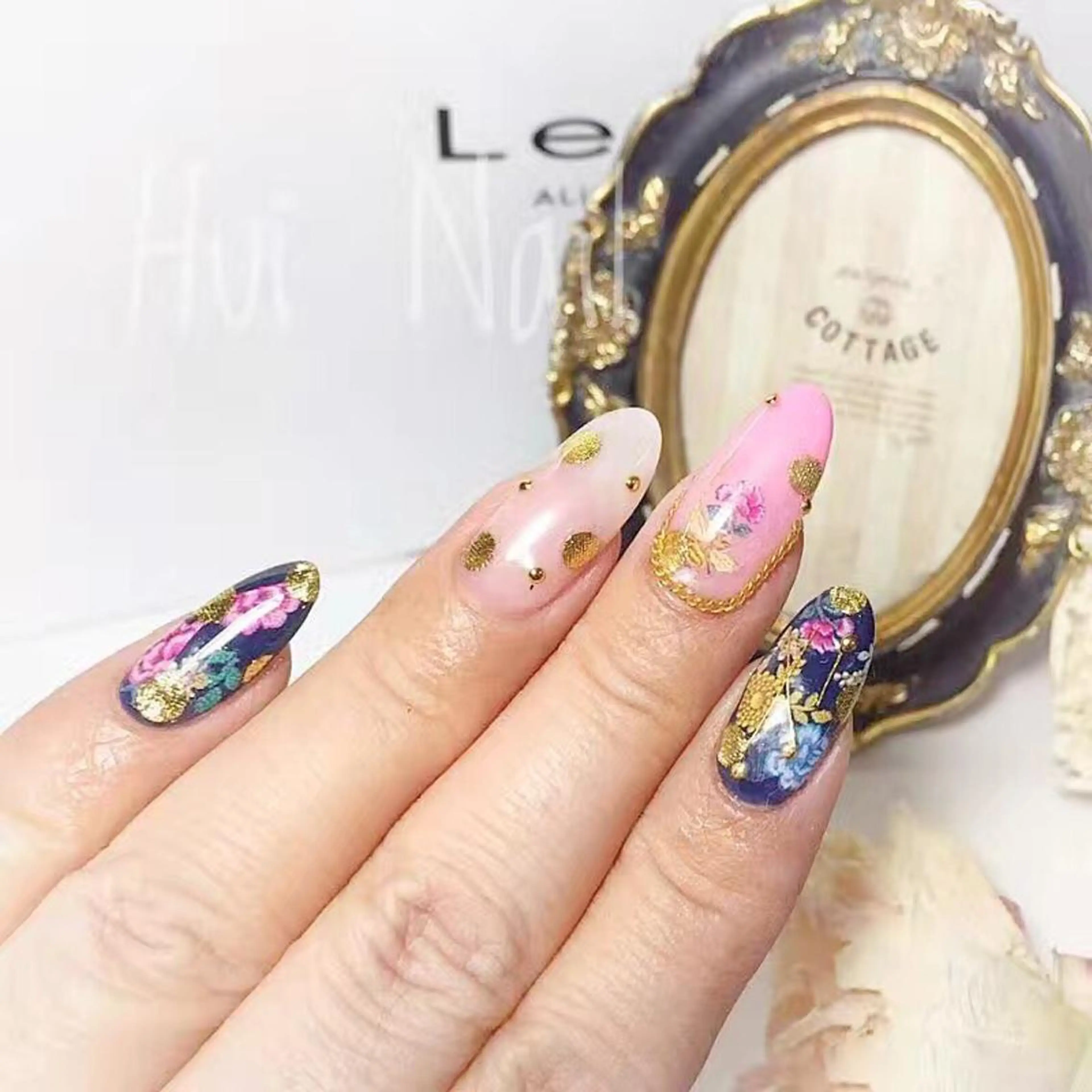 ミディアム めぐみのネイルサロン スタッフ練習のネイルデザイン