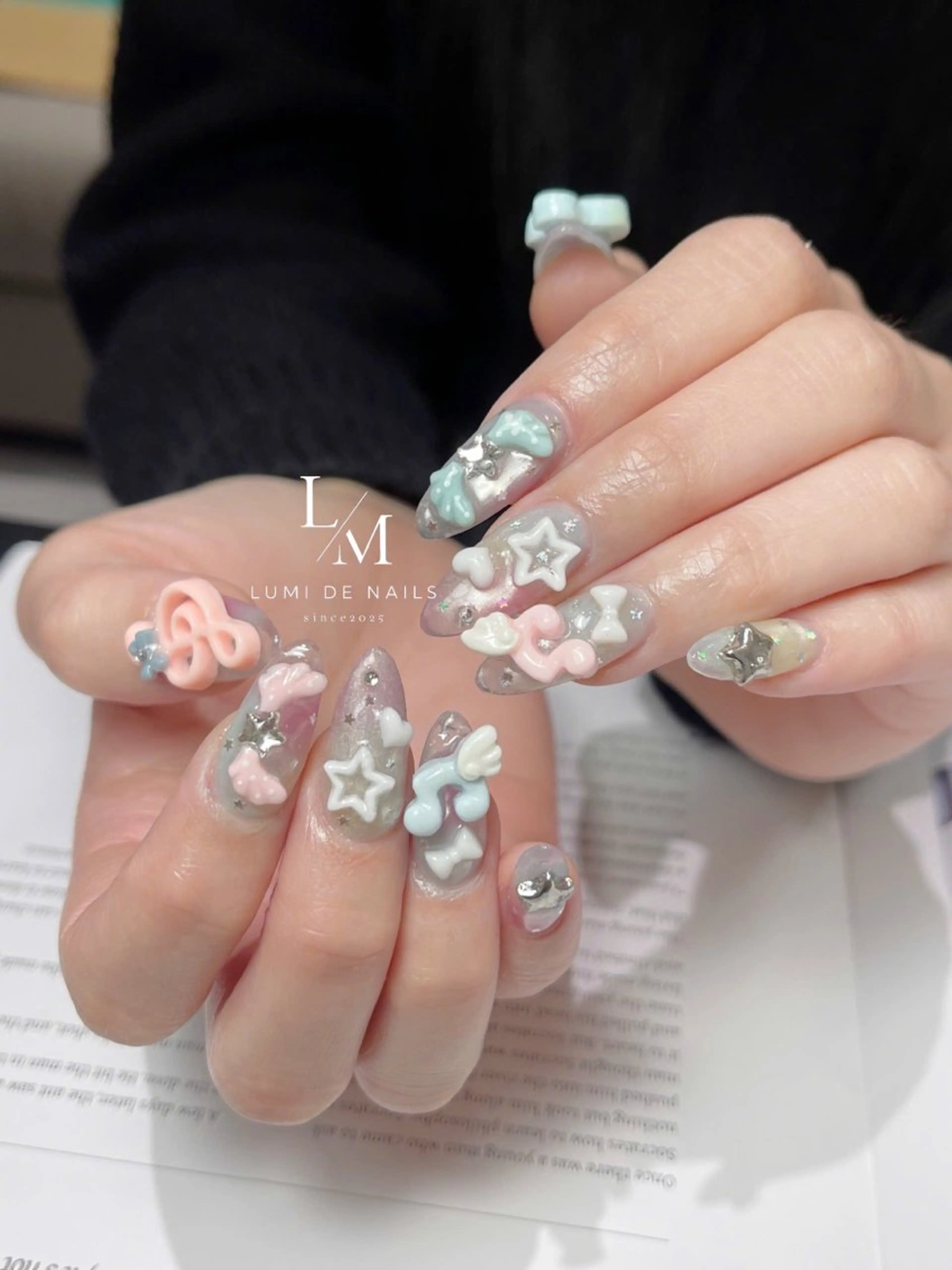 ネイル グラデーション ラメ(グリッター) マグネットネイル ミラーネイル ニュアンスネイル ハンドネイル Lumi de nailsのネイルデザイン