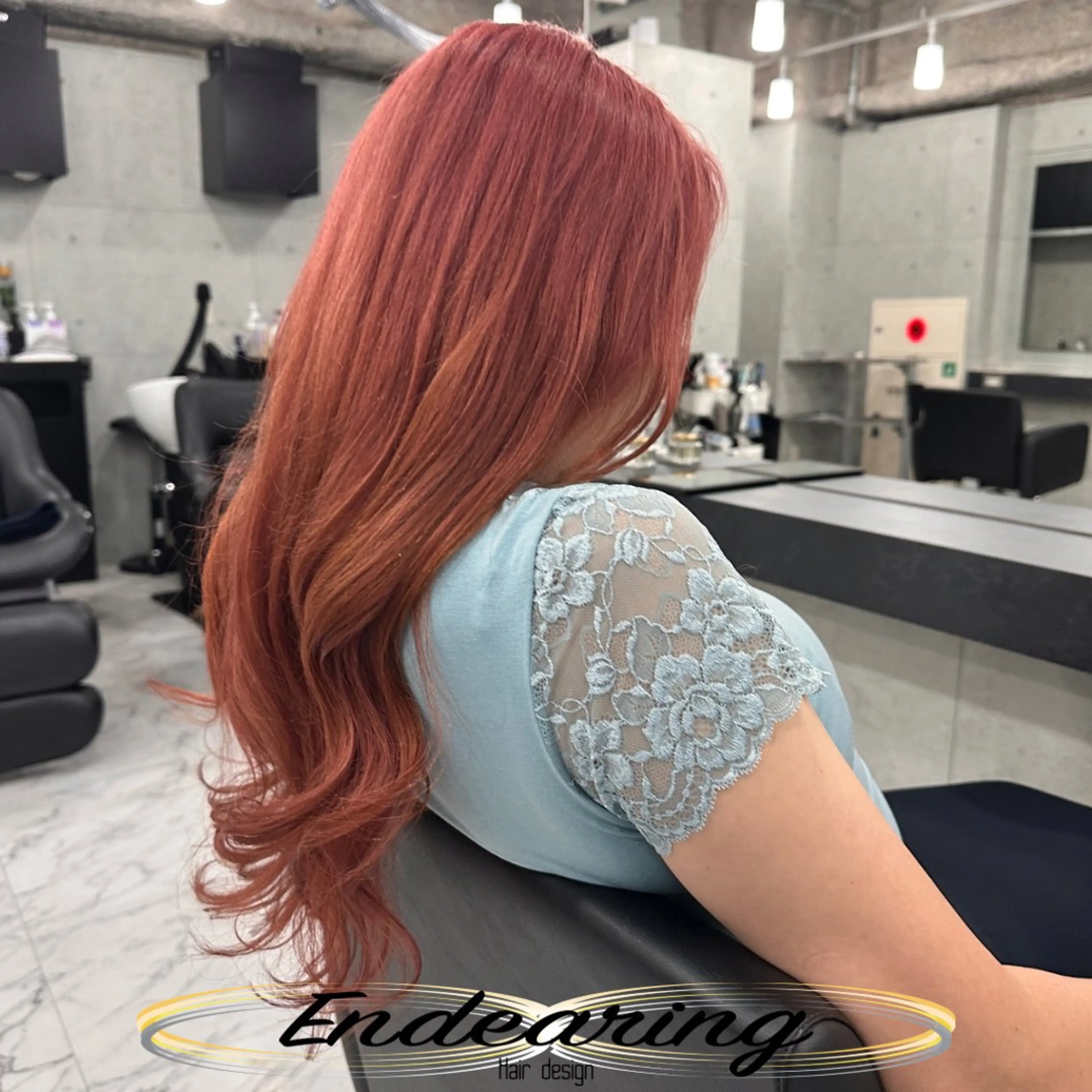 カラー ブリーチ 透明感カラー オレンジ オレンジピンク ピンクカラー ヘアカラー Endearing 銀座/レイヤーカットのヘアスタイル