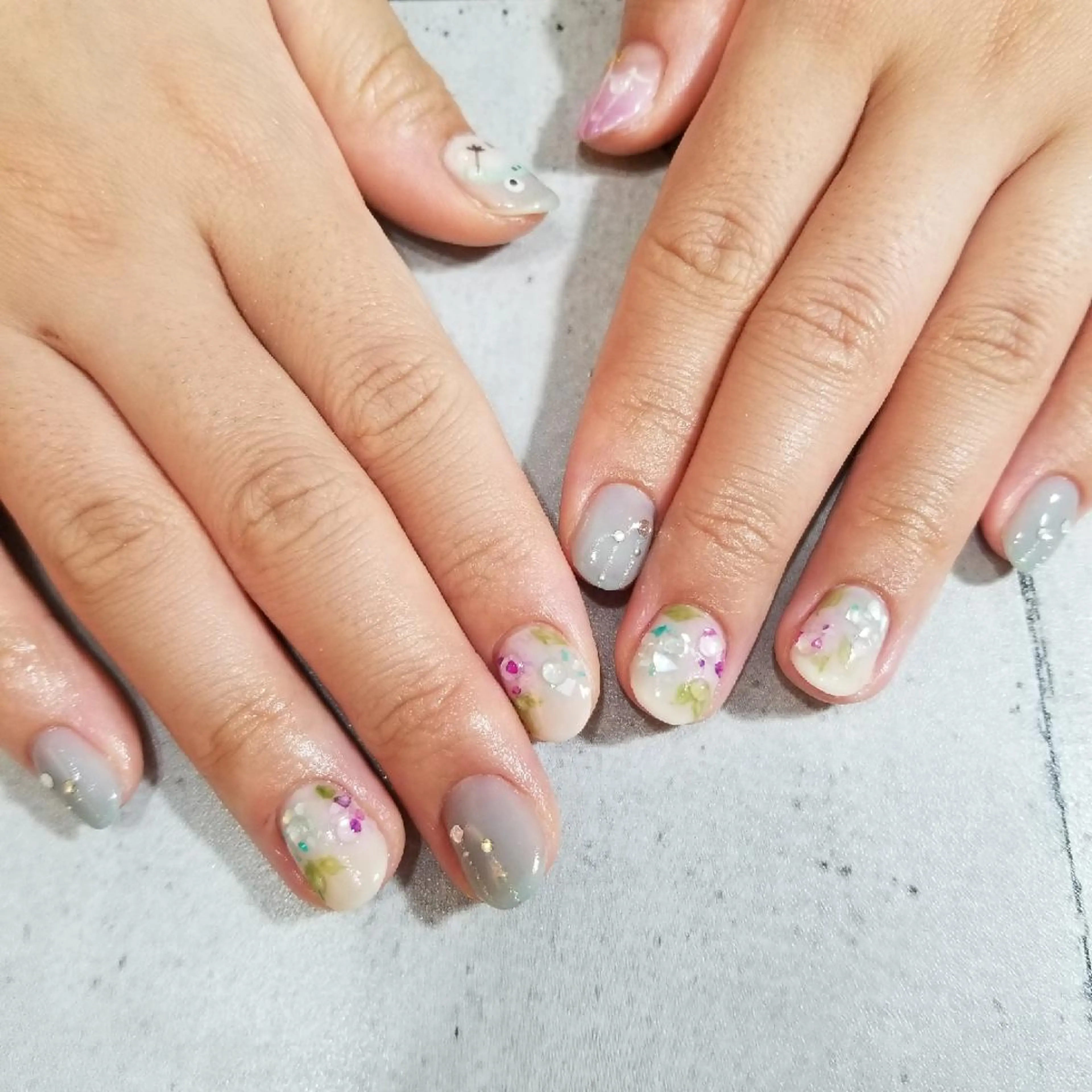 ネイル アートネイル nijiiro🌈 サトウのネイルデザイン