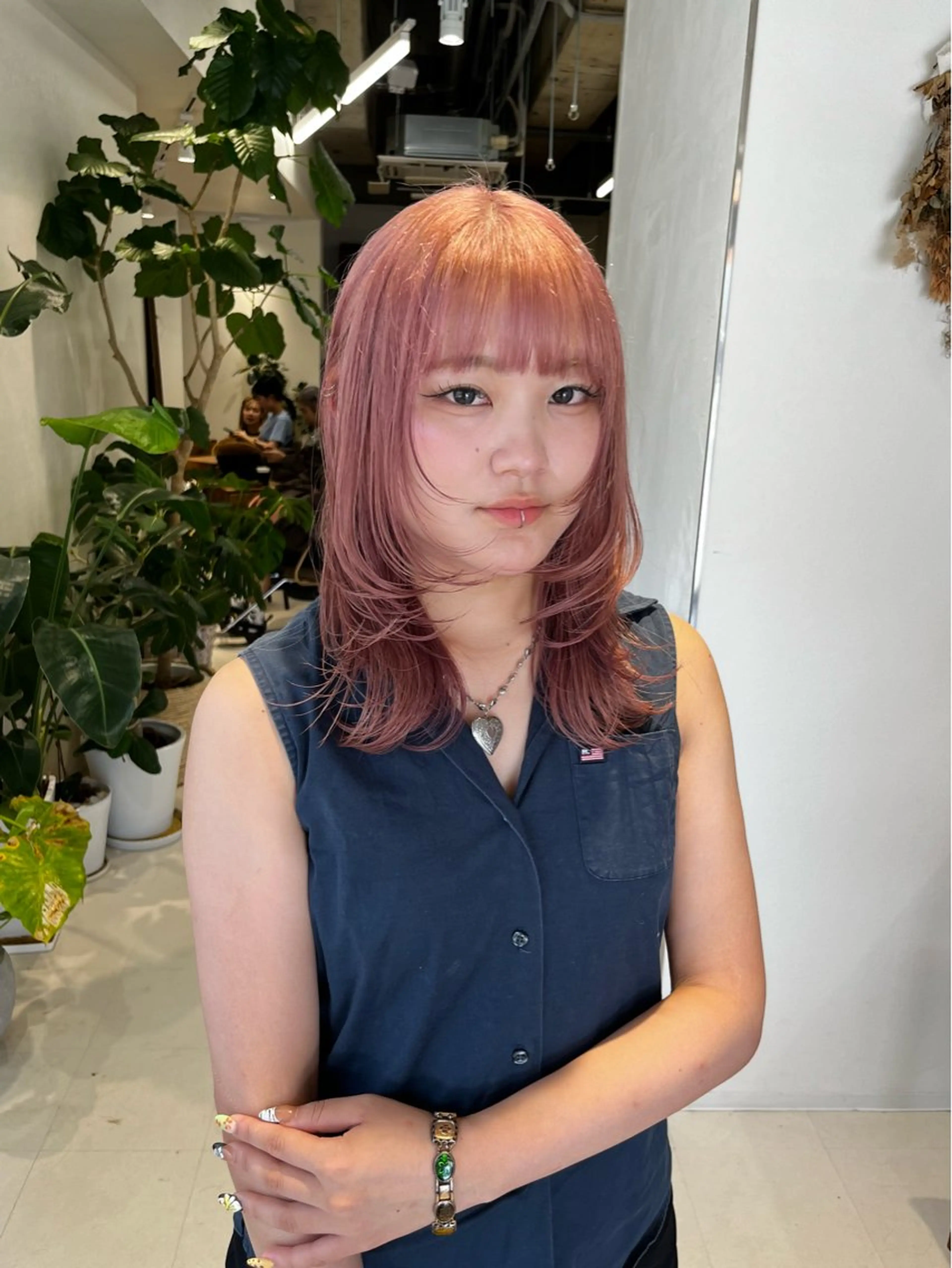 ミディアム カラー レイヤーカット カット ヘアカラー トリートメント レイヤーカット/ブラ ウンカラー/河野凜のヘアスタイル