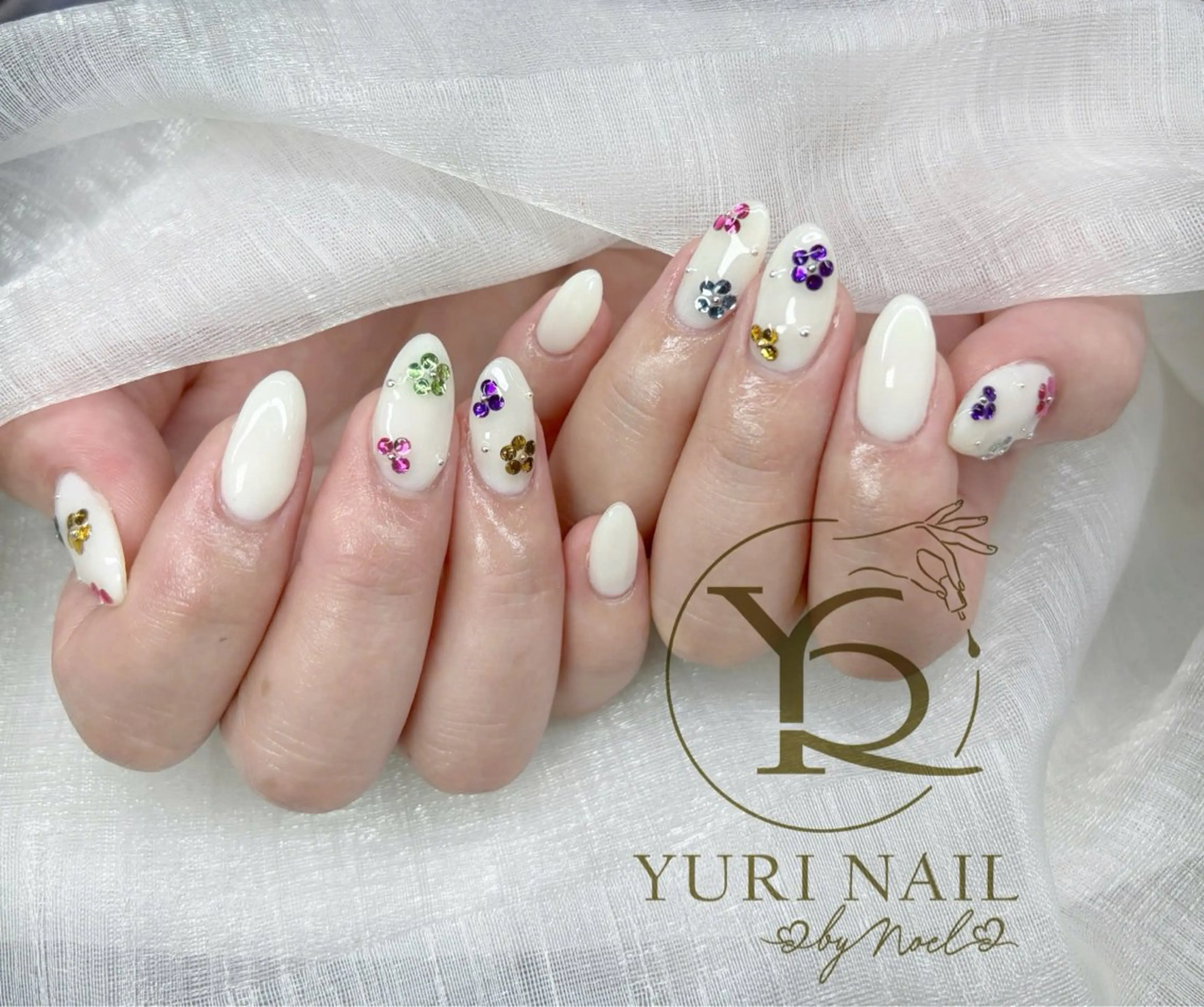 ネイル チークネイル フットネイル フレンチネイル グラデーション キラキラネイル ハンドネイル フットネイル ハンドケア YURI Nail Funabashiのネイルデザイン