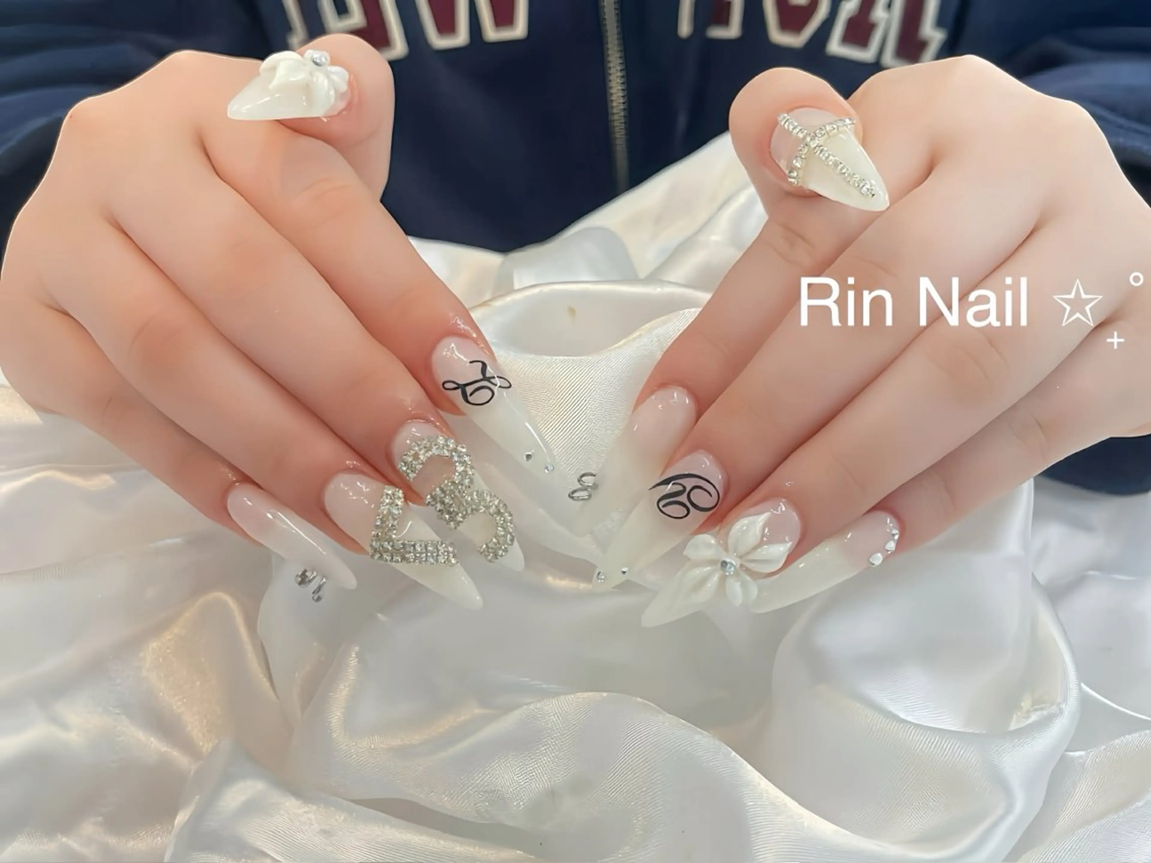 ネイル アートネイル チークネイル ジェルネイル ロングネイル マグネットネイル ハンドネイル Rin Nail 新大久保店のネイルデザイン