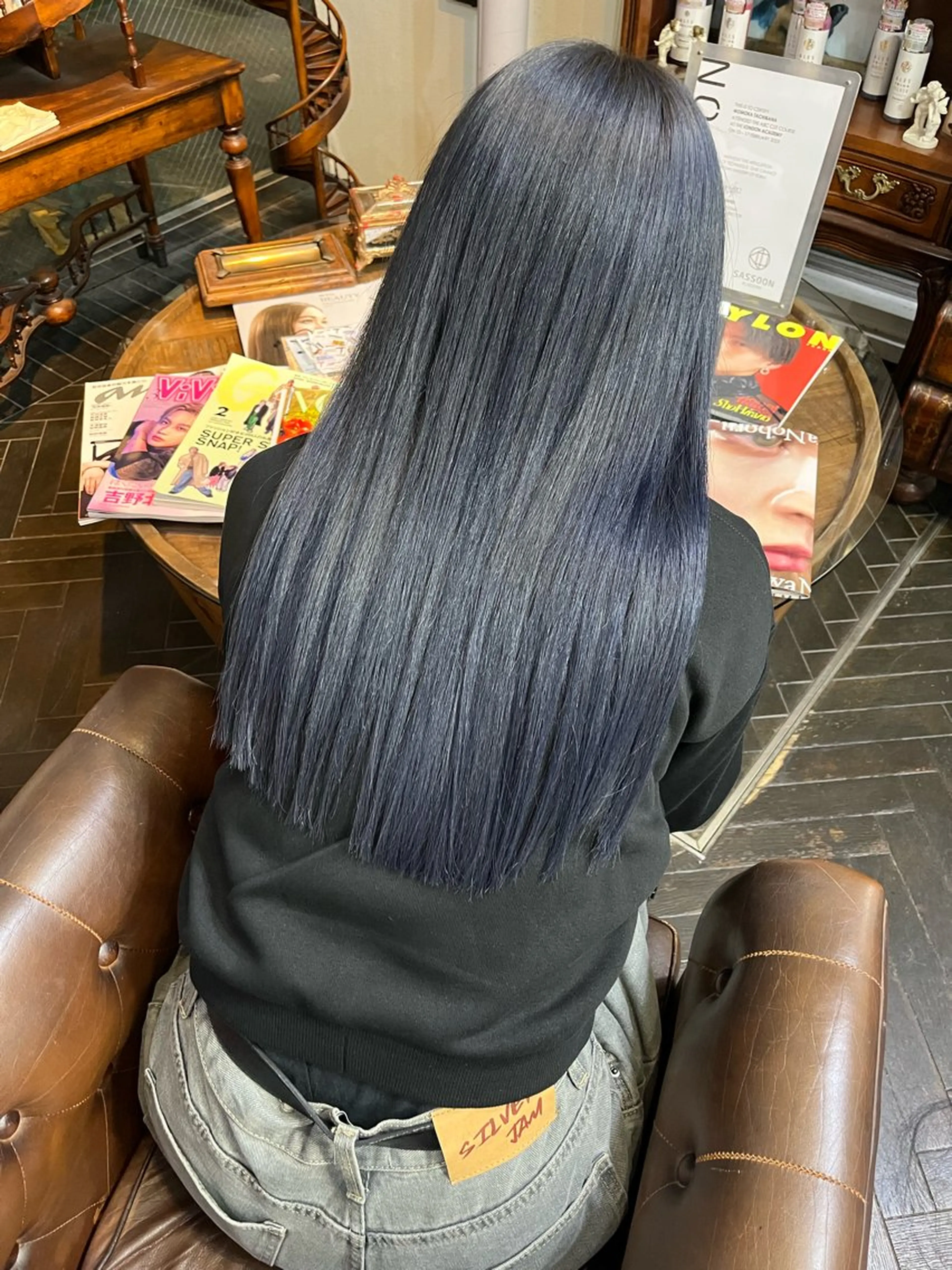 ロング カラー カット ヘアカラー トリートメント モモカ/ハイトーン /バレイヤージュのヘアスタイル