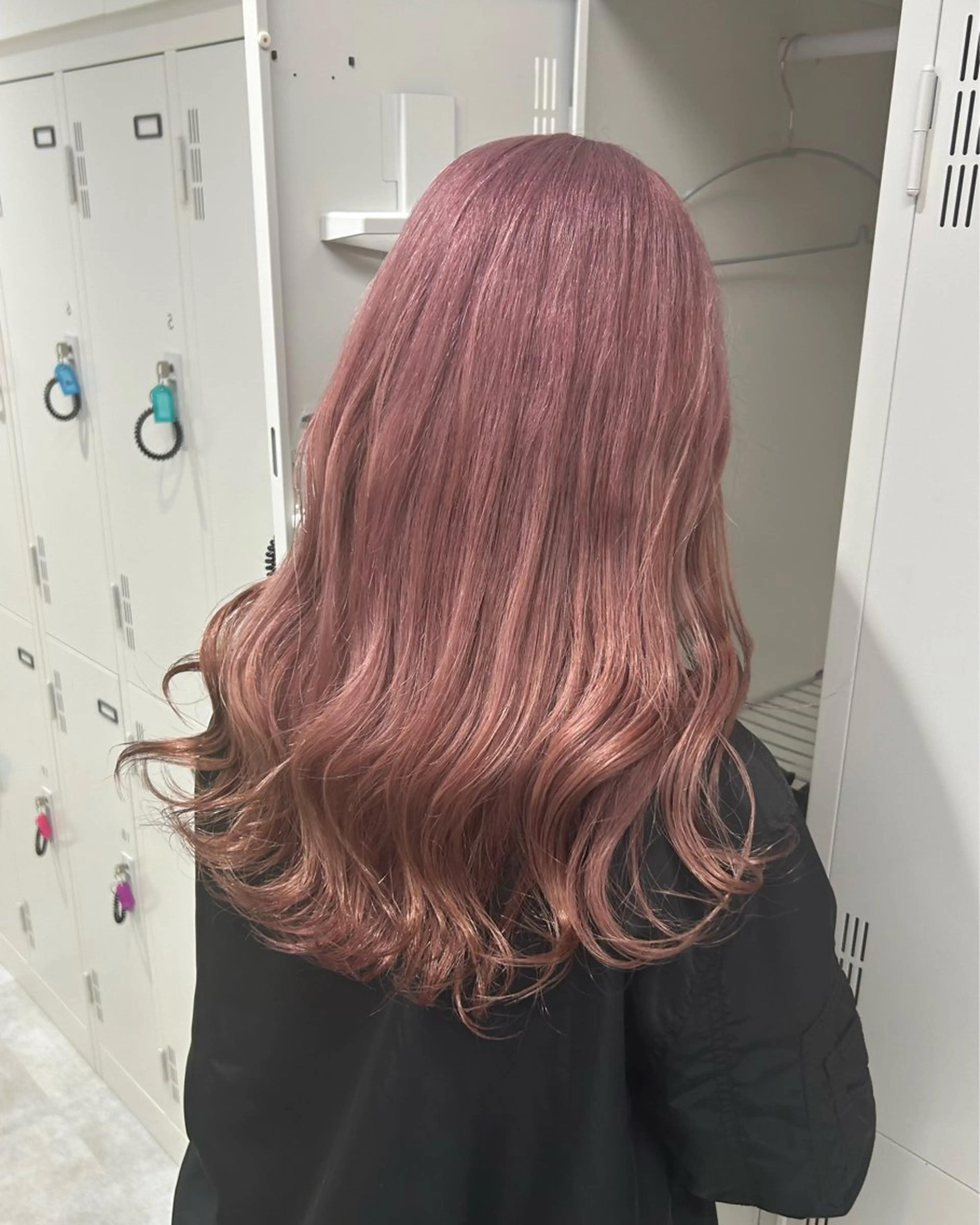 セミロング カラー ベージュカラー ハイトーンカラー ピンクカラー ピンクベージュ ヘアカラー トリートメント 透明感ハイトーン特化 /ケアブリーチ/莉駒のヘアスタイル