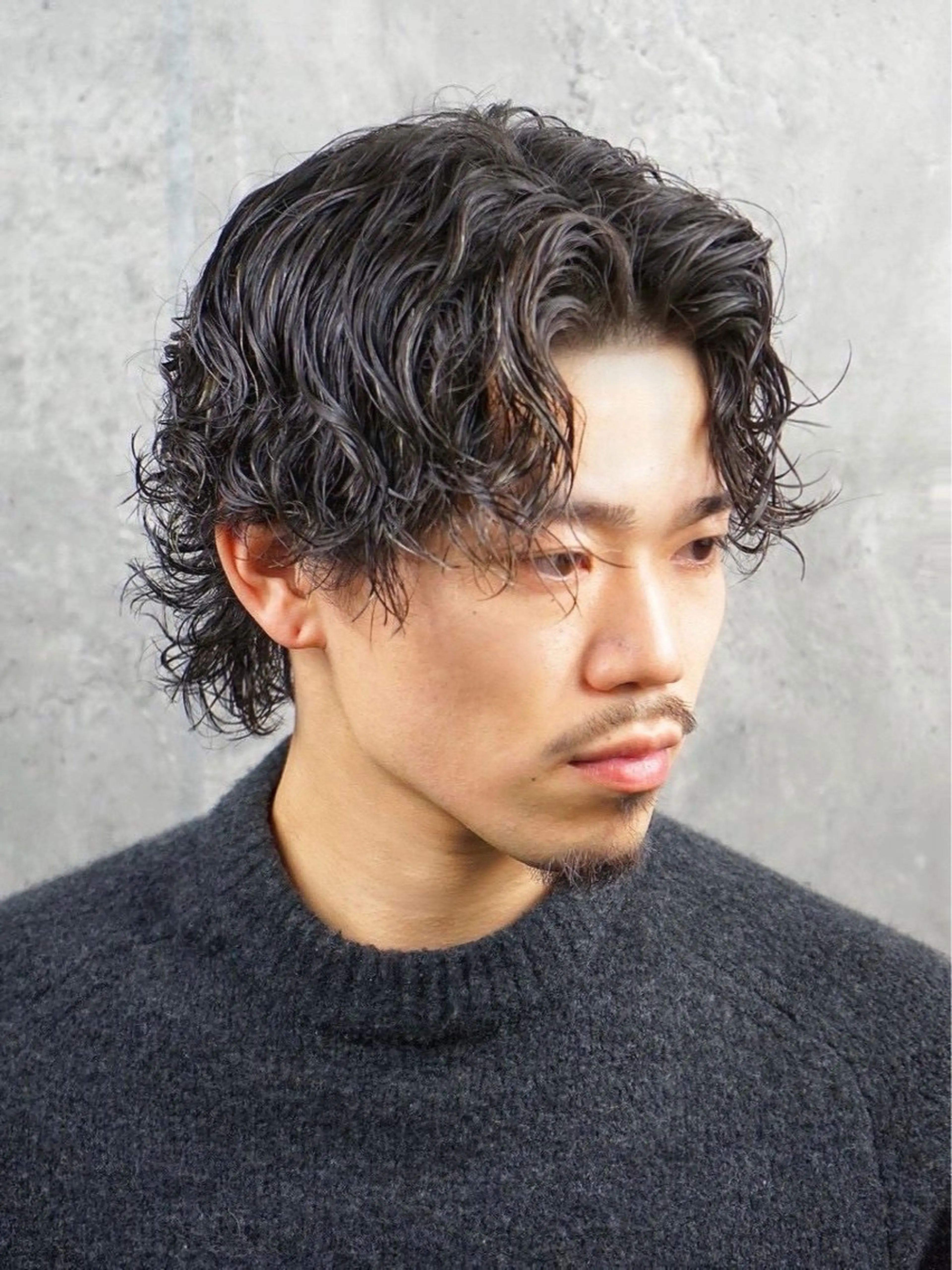 ミディアム パーマ 前田 俊太郎のヘアスタイル
