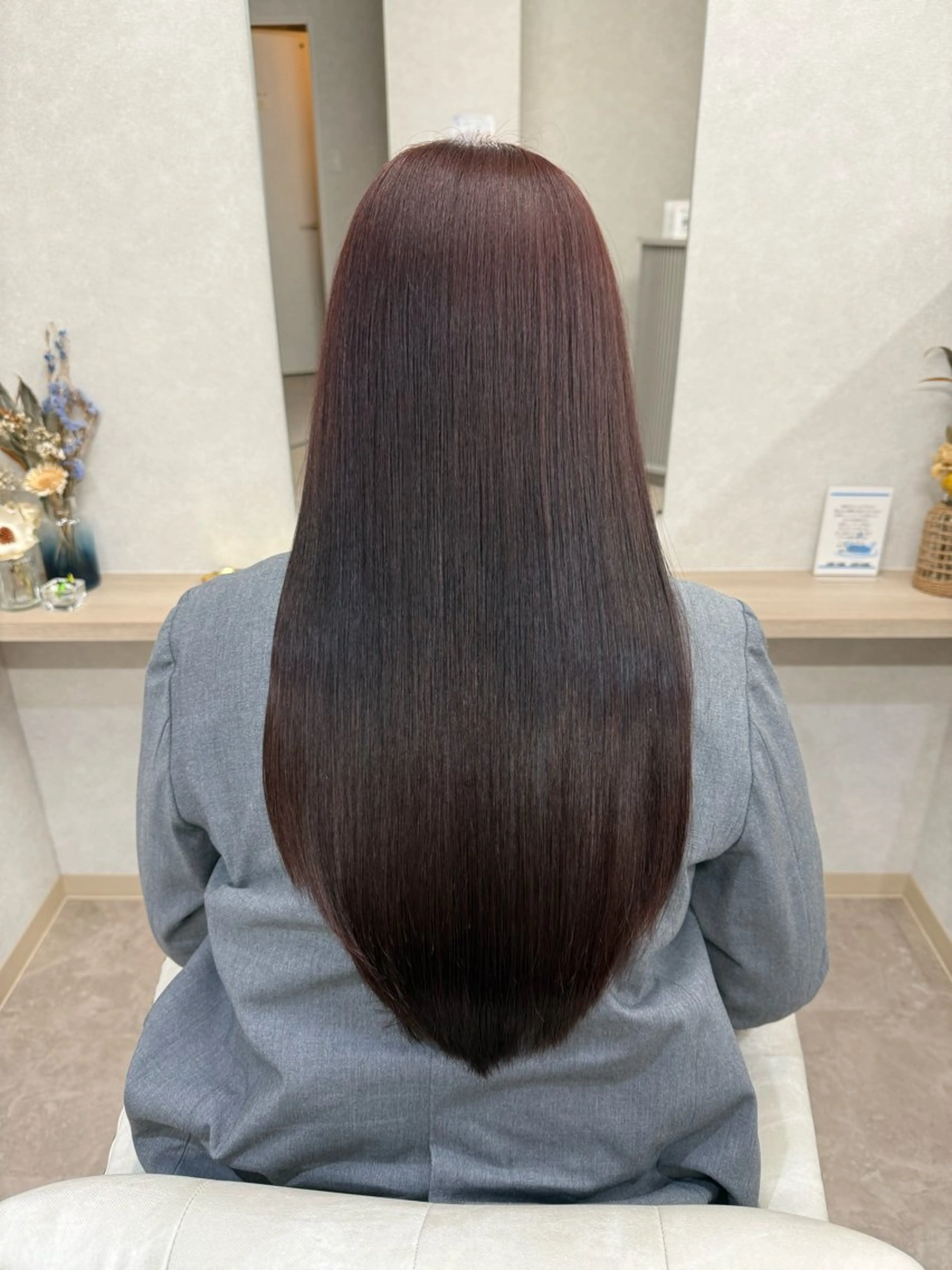 ロング カラー 炭屋 波音のヘアスタイル