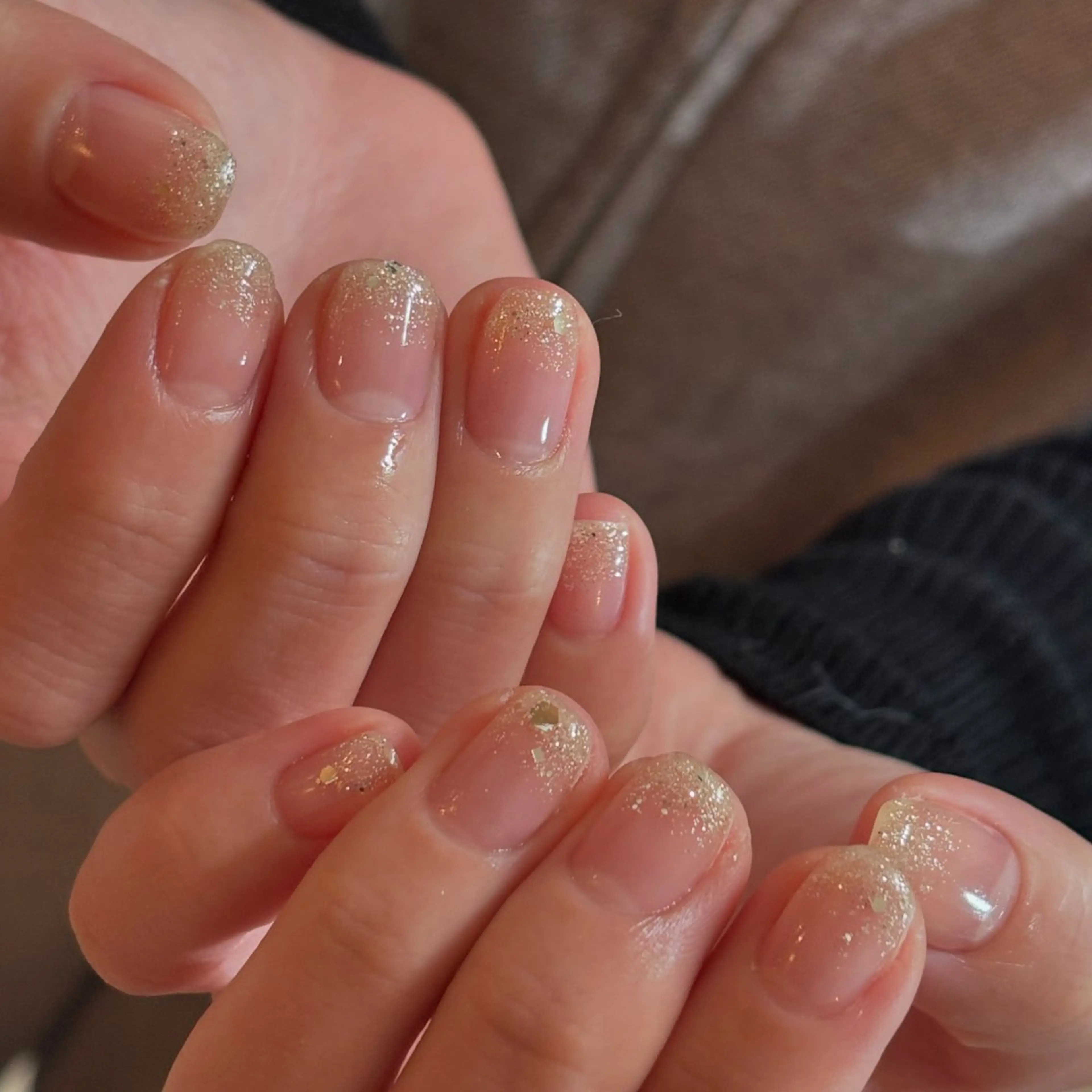 ネイル ラメ(グリッター) ラメグラデーション シルバー ハンドネイル フットネイル ハンドケア Elio所属・Elio 国泰寺のネイルデザイン