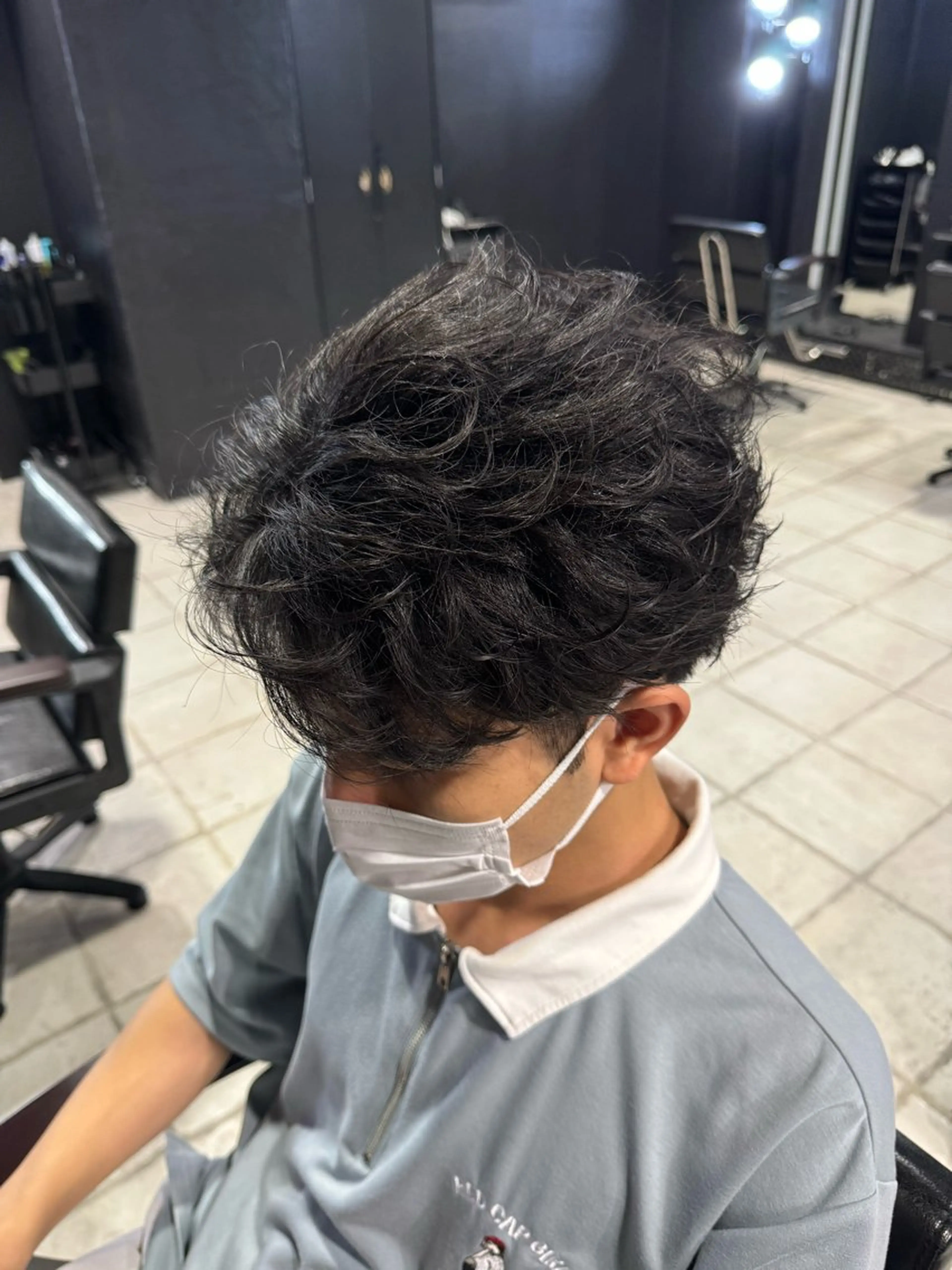 ヘアアレンジ メンズ フェザーパーマ メンズパーマ カット メンズ専門 美容師✨ アメ村 堀江颯瑛のヘアスタイル