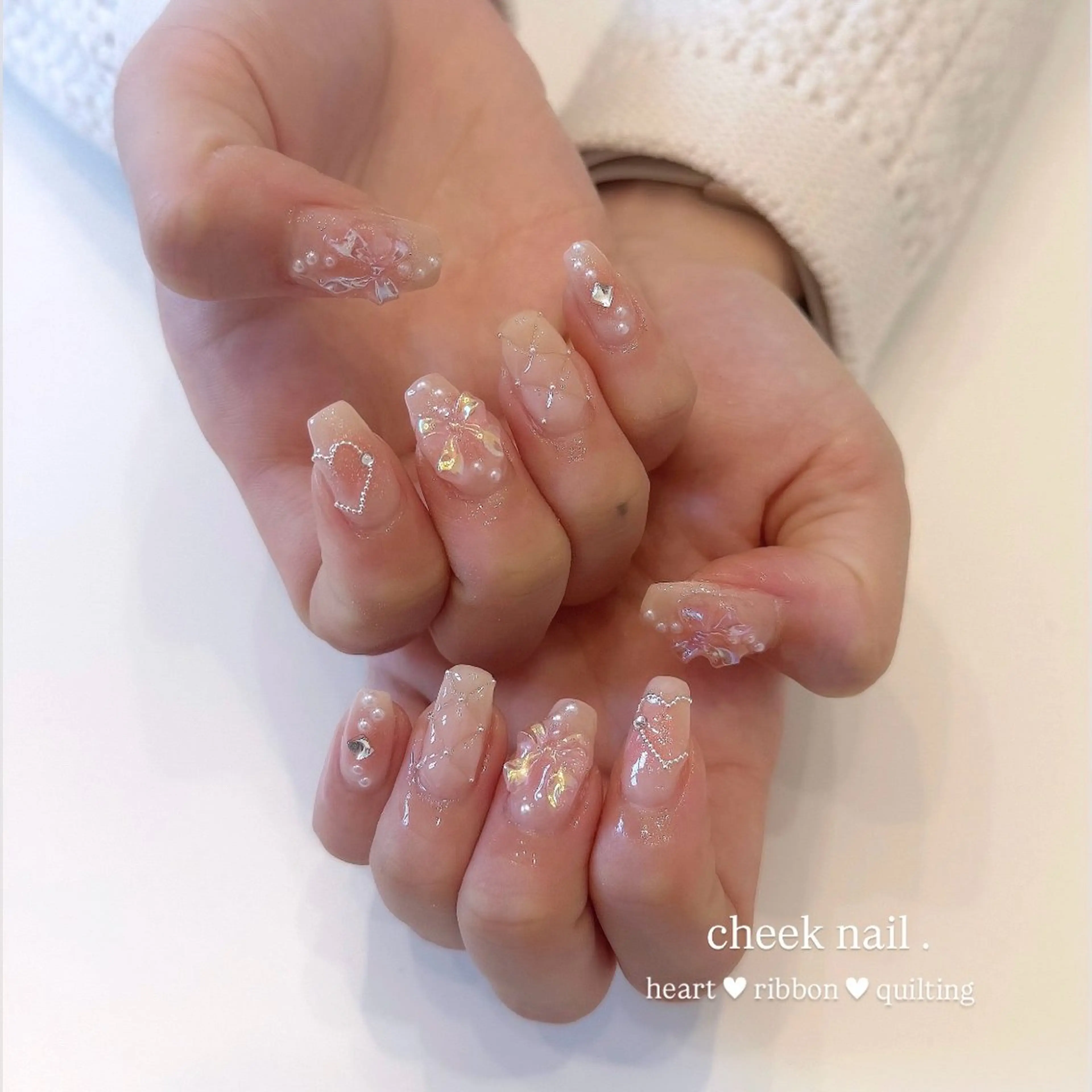 ネイル シュシュ 🎀 girly nailのネイルデザイン