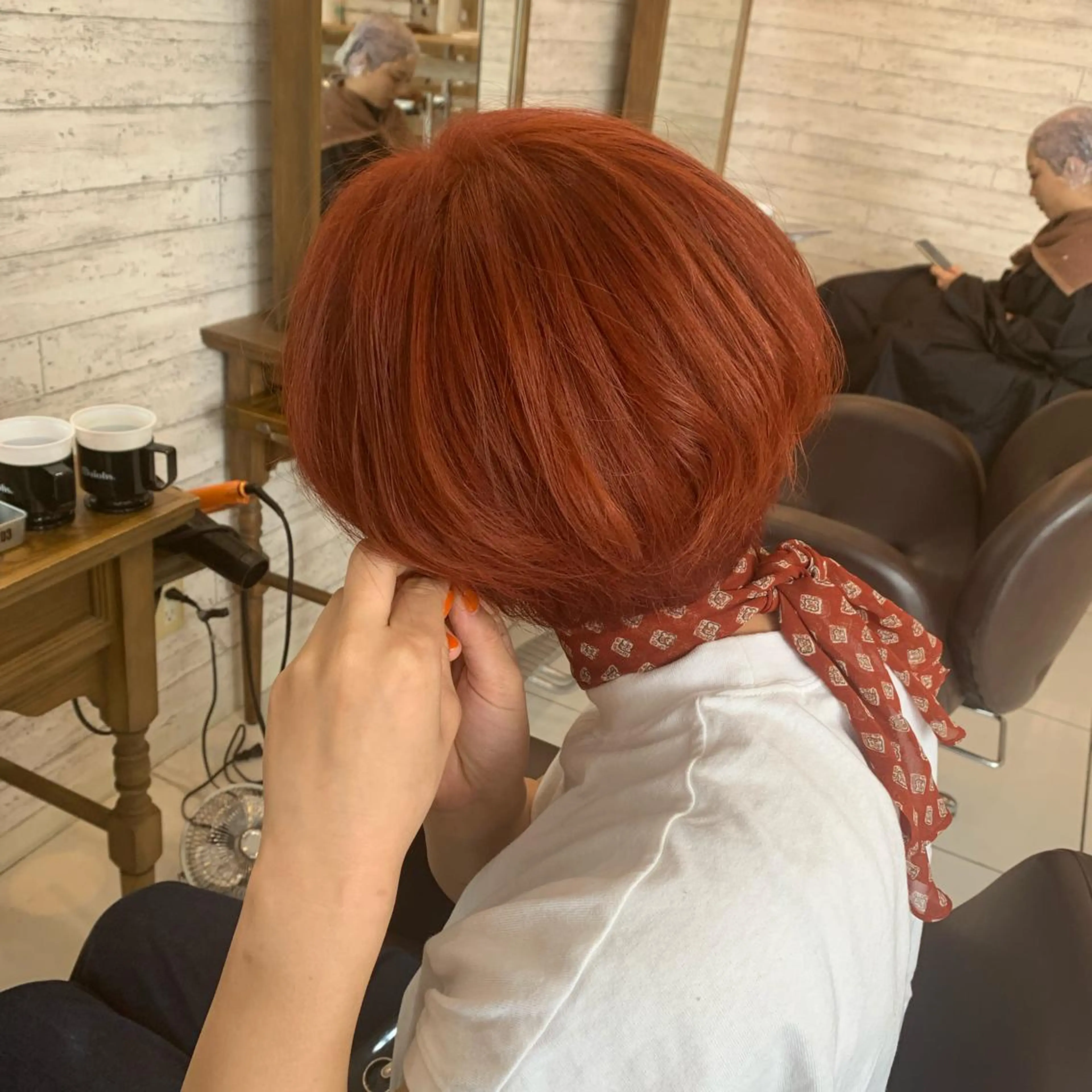 カラー ブリーチ 天野 利咲のヘアスタイル