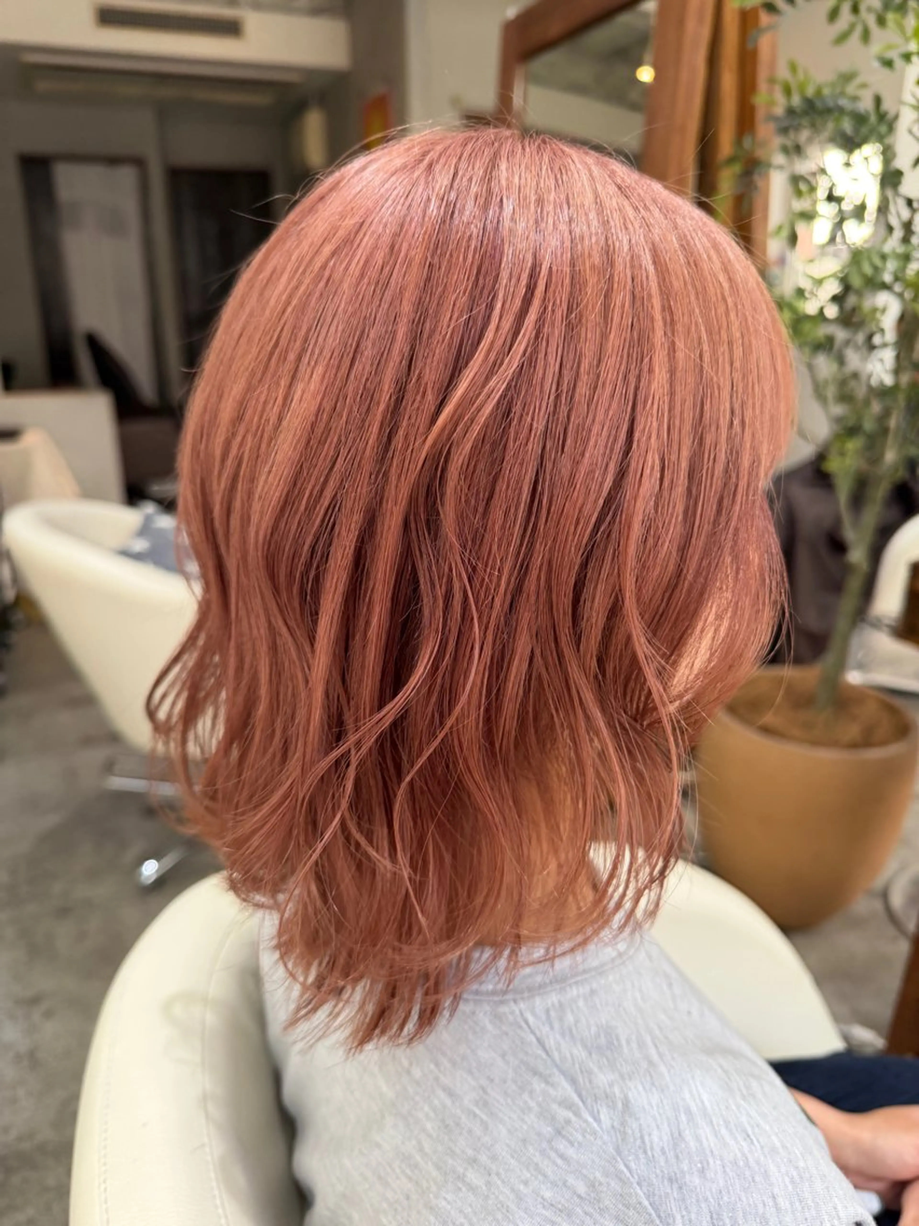 ショート カラー ベージュカラー ブリーチ ハイトーンカラー ピンクカラー ピンクベージュ ヘアカラー トリートメント makoto / 池袋 Rojiのヘアスタイル