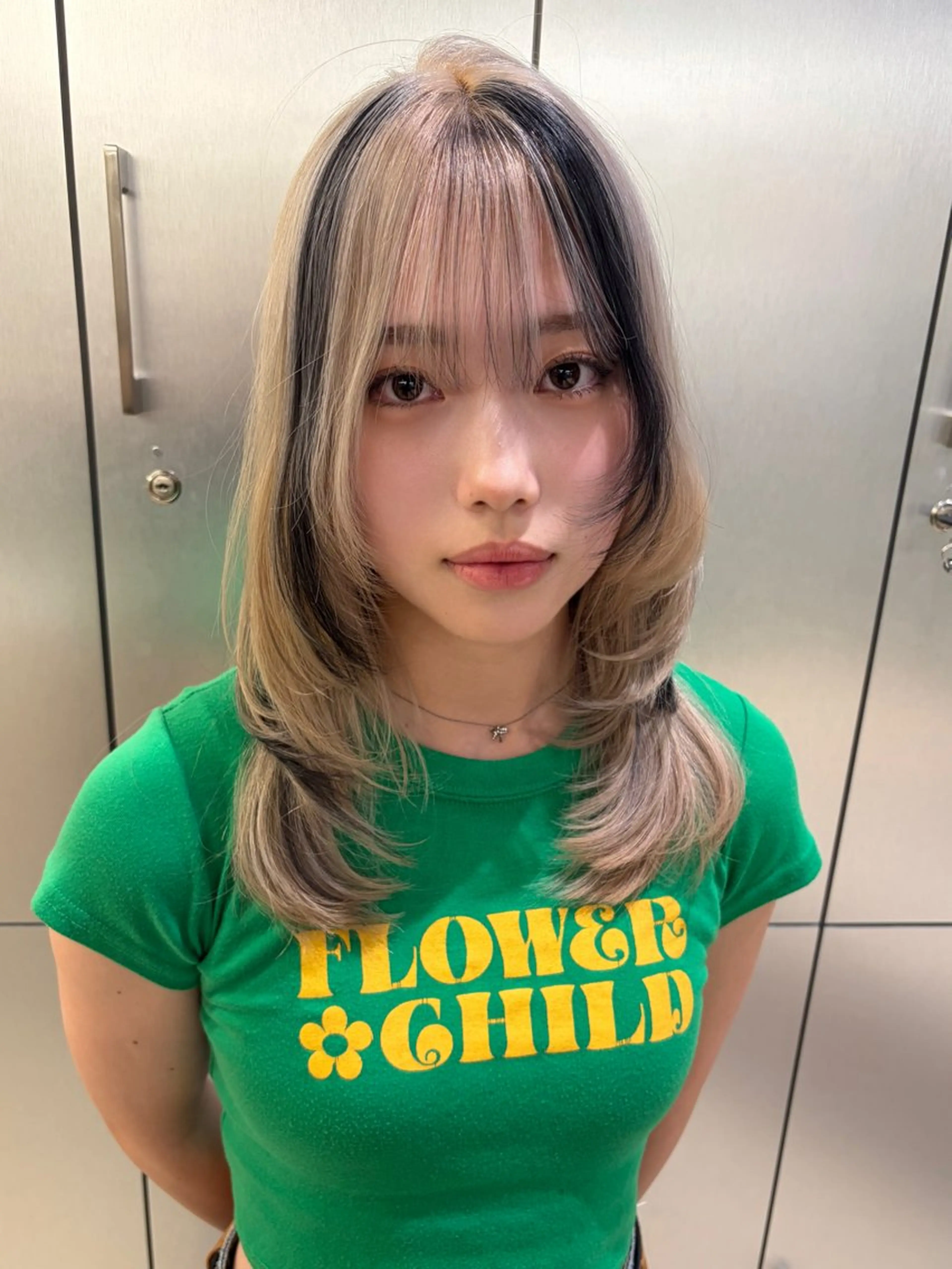 ミディアム ヘアカラー 💛ブリーチカラー /ブリーチ縮毛💛のヘアスタイル