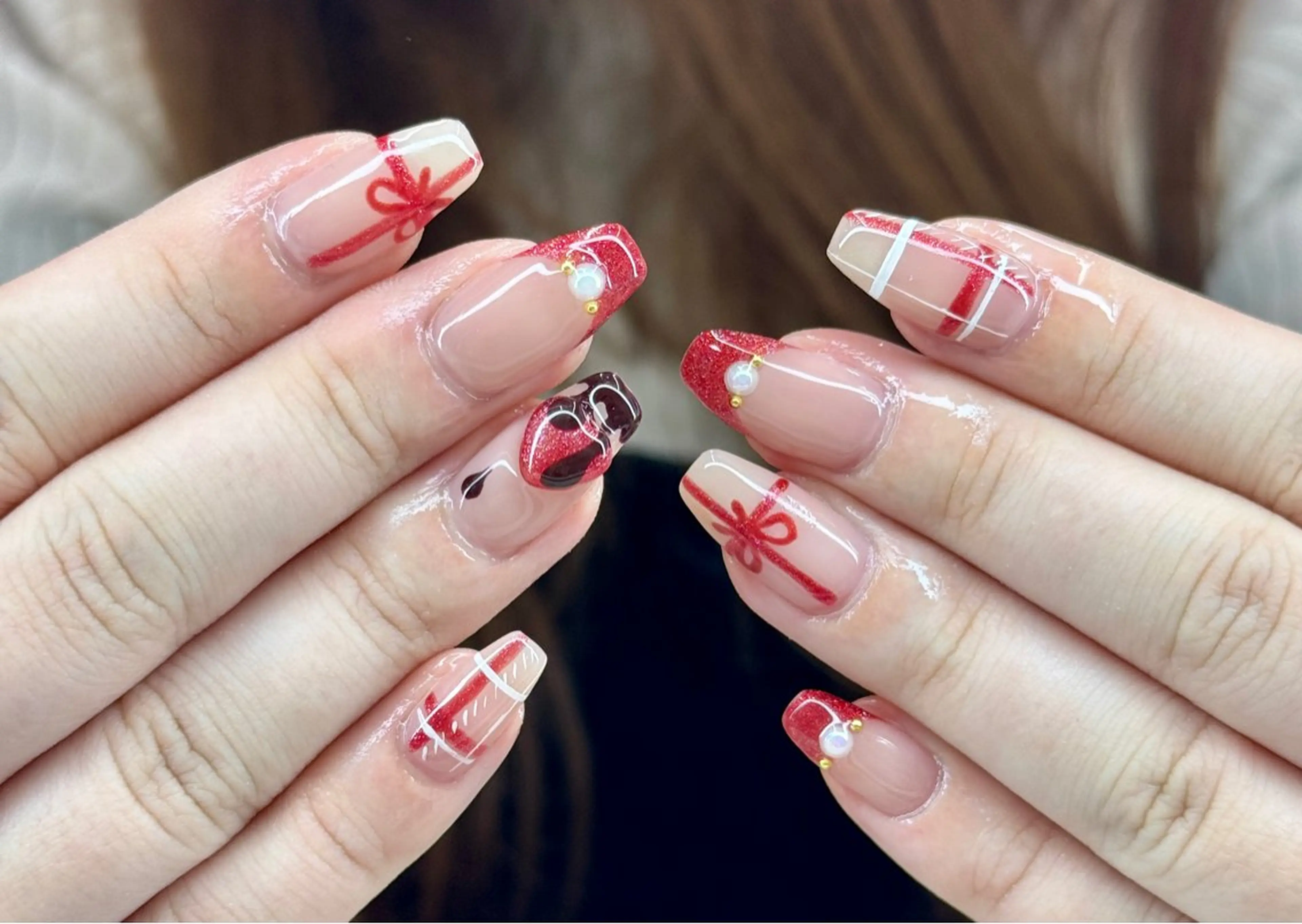 ネイル ハンドネイル フットネイル ハンドケア AngelChris ビューティーサロンのネイルデザイン