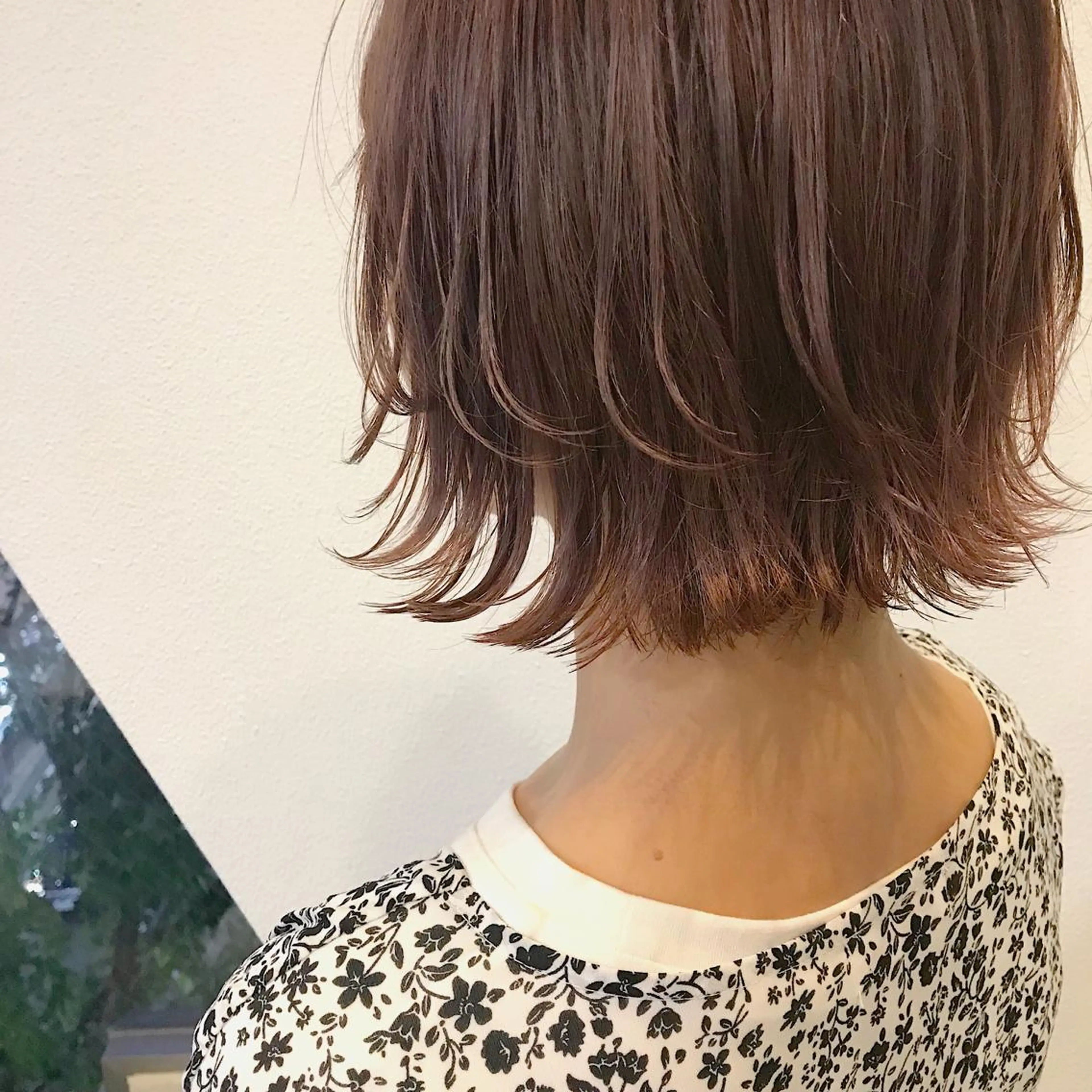 ショート カラー ベージュカラー ピンクカラー ピンクベージュ カット ヘアカラー トリートメント lani ブリーチ /ダブルカラーのヘアスタイル