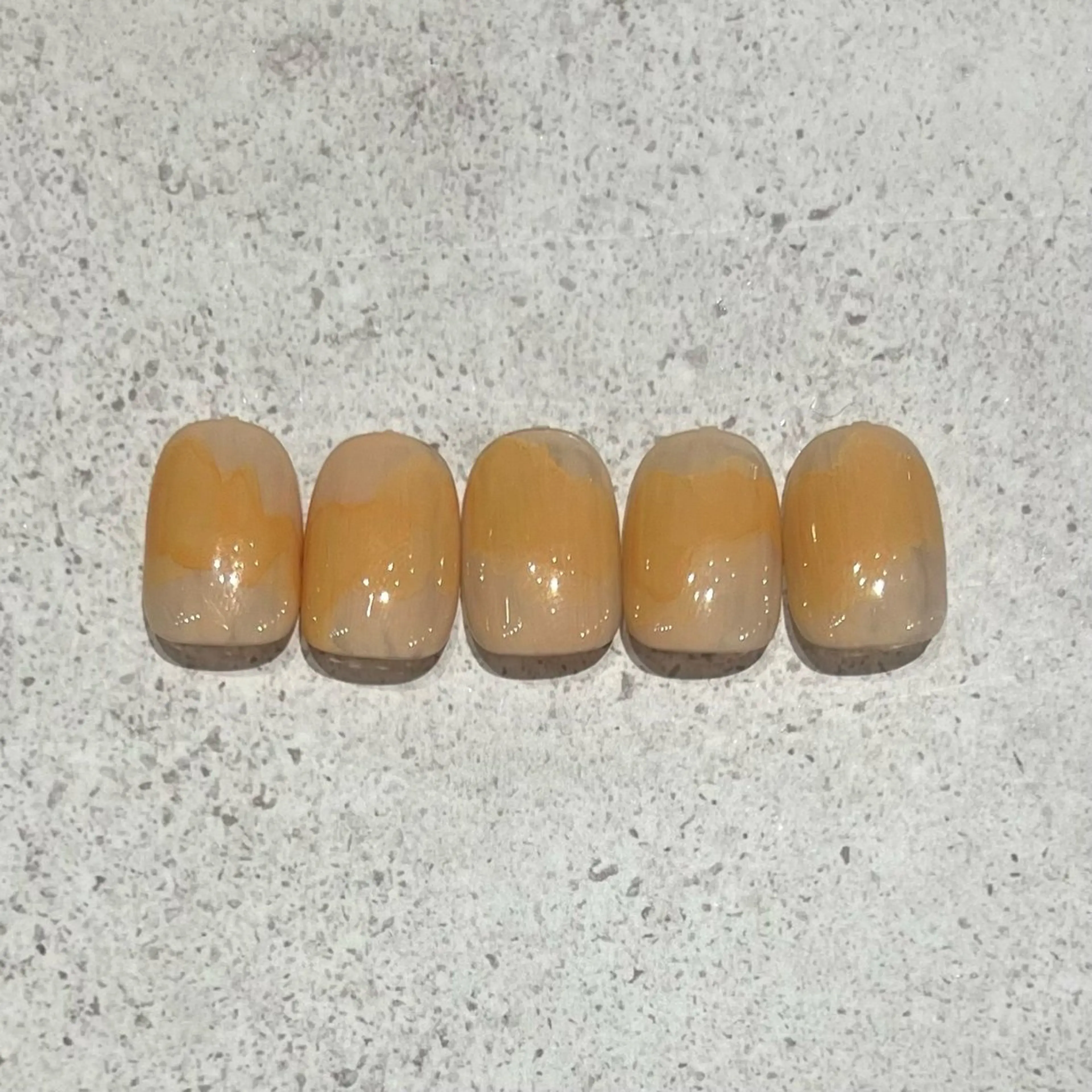 ネイル favori名古屋 西尾のマツエク・マツパデザイン