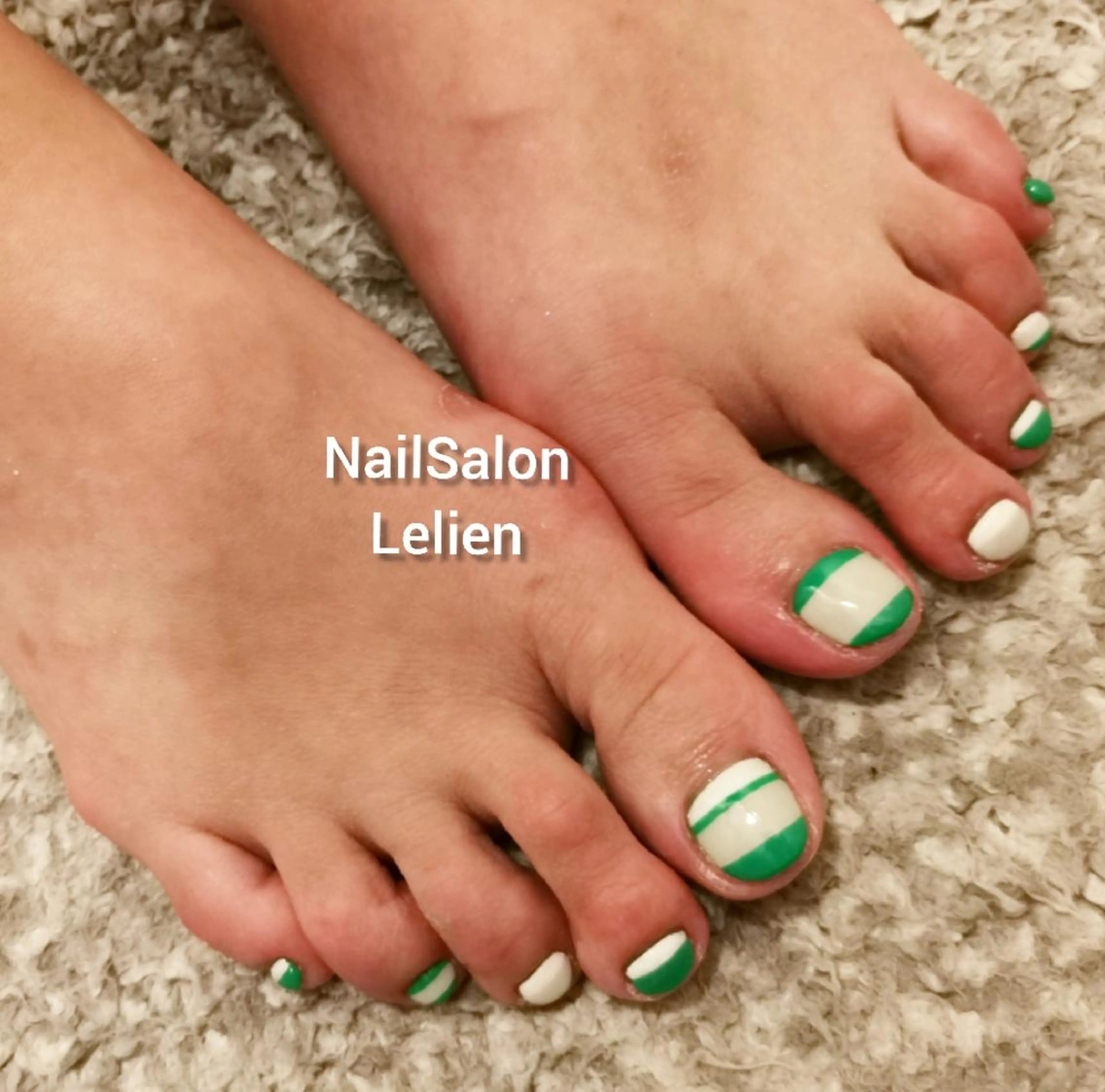 ネイル ボーダー グリーン 人気エリア💖完全個室【ルリエ】所属・ネイルサロン Lelienルリエのネイルデザイン