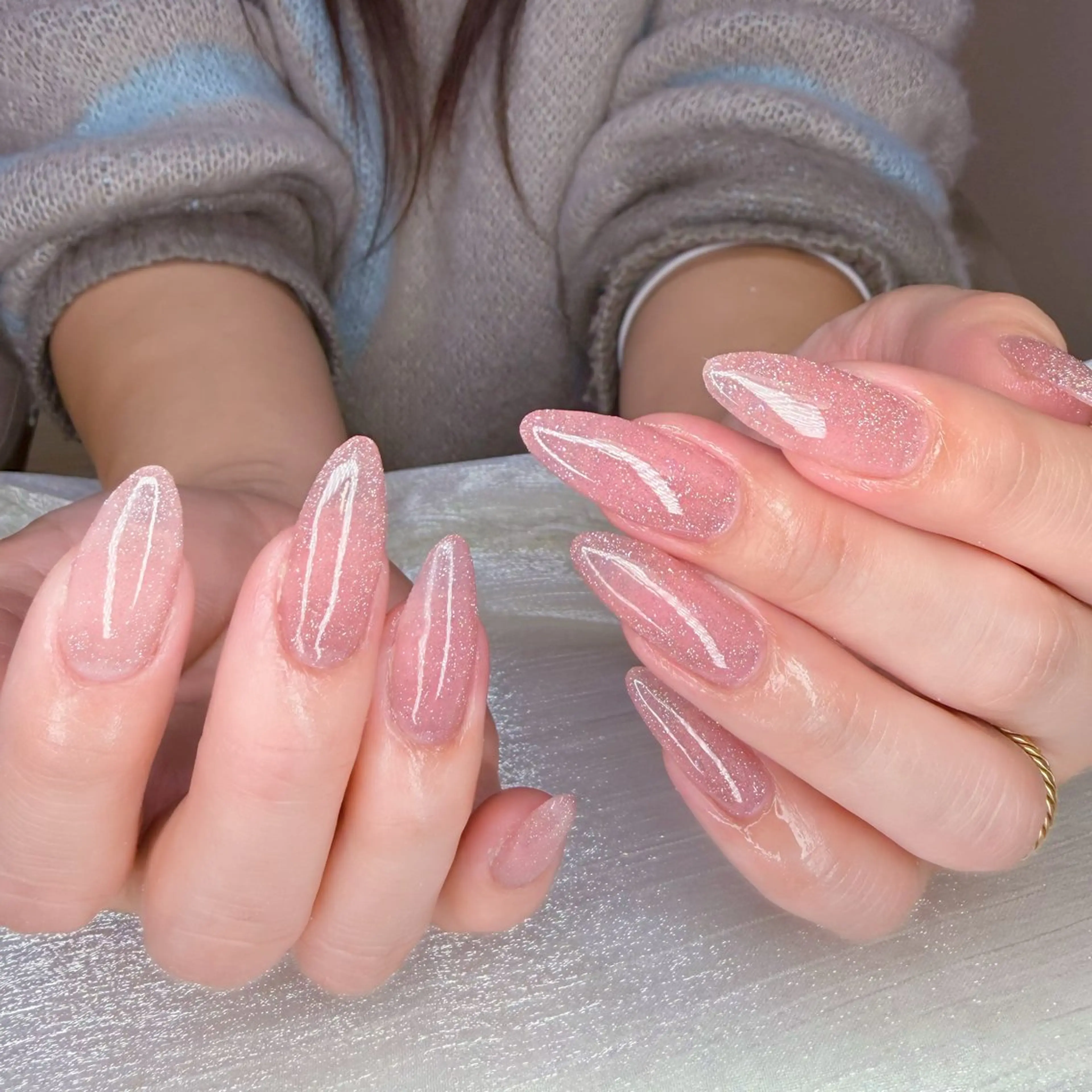 ネイル オーロラネイル ブルー チークネイル フレンチネイル グラデーション RIN NAILS ᥫ᭡Migusaのネイルデザイン