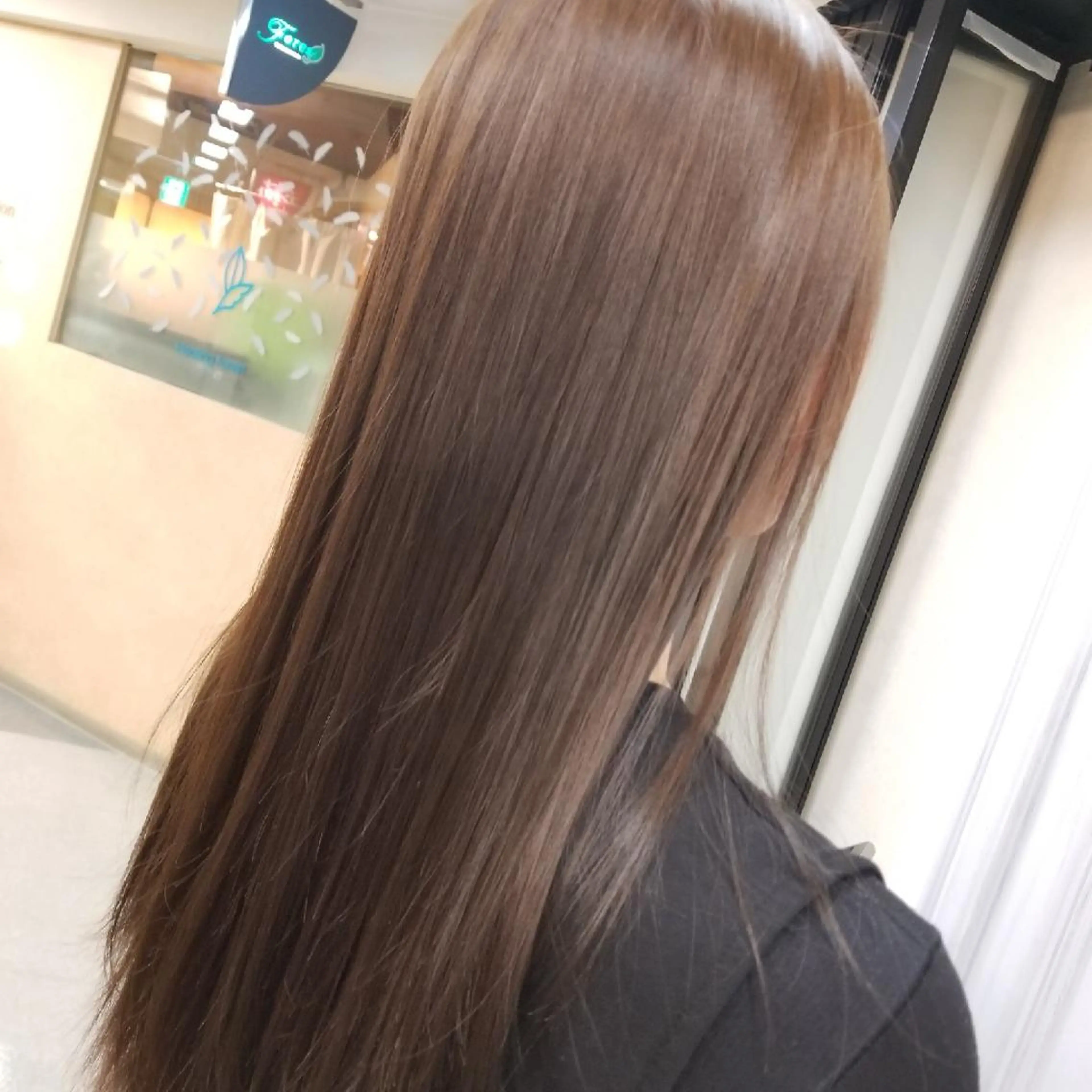 カット・髪質改善ストレートの写真