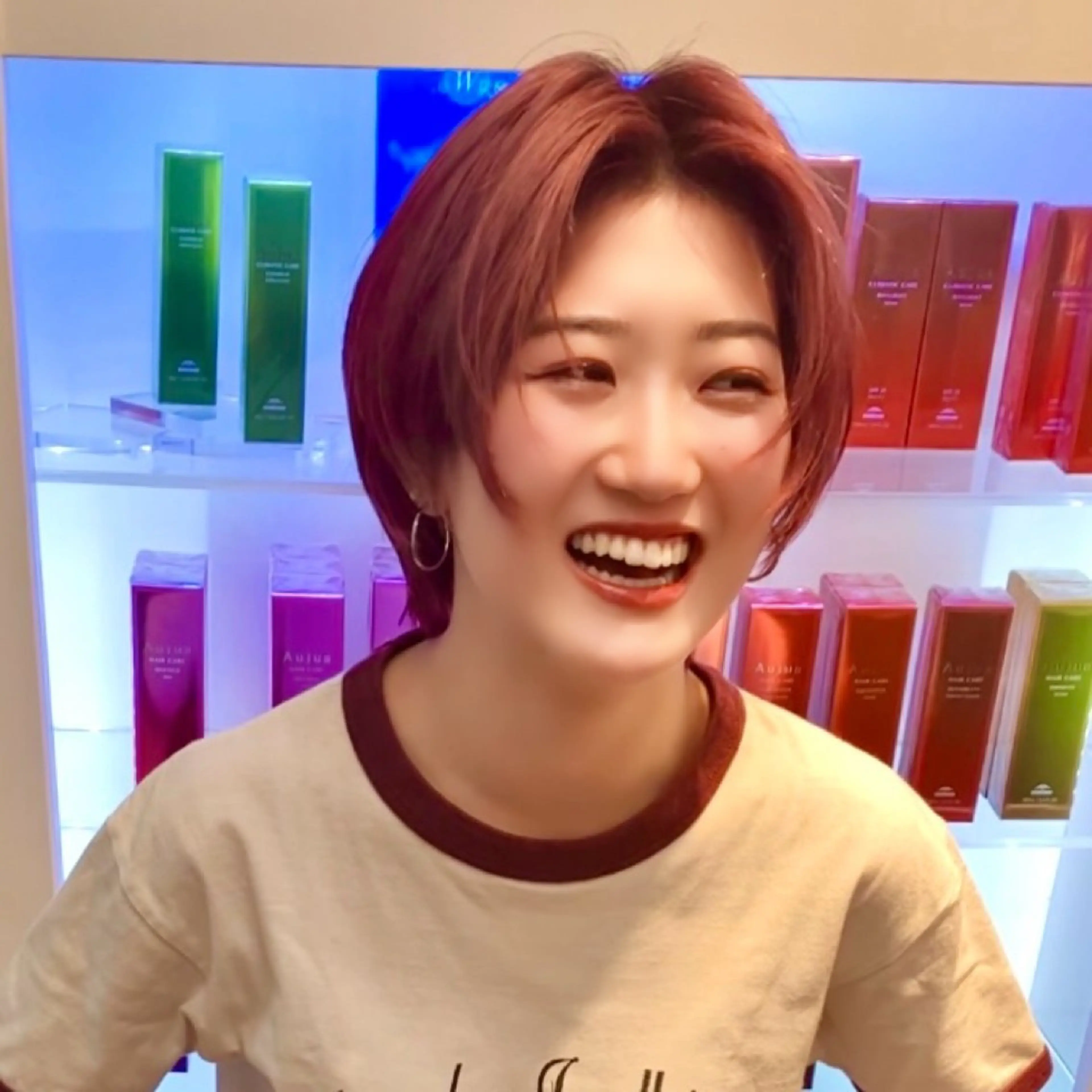 ミディアム ヘアカラー トリートメント ⭐️韓国ブリーチ 顔周りカット⭐️のヘアスタイル