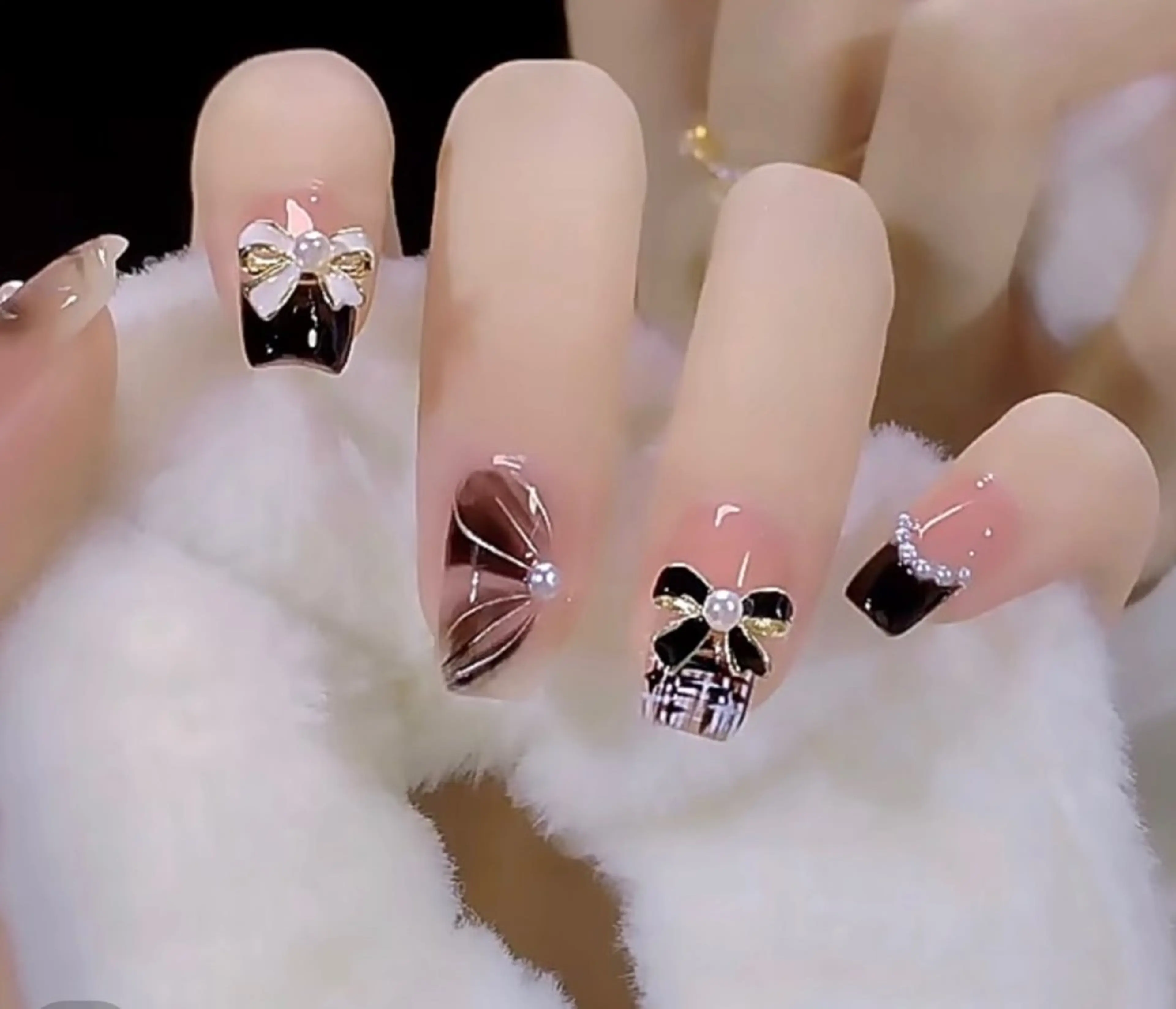 ネイル ハンドネイル NiNa ビューティーサロン所属・Ni Naのネイルデザイン