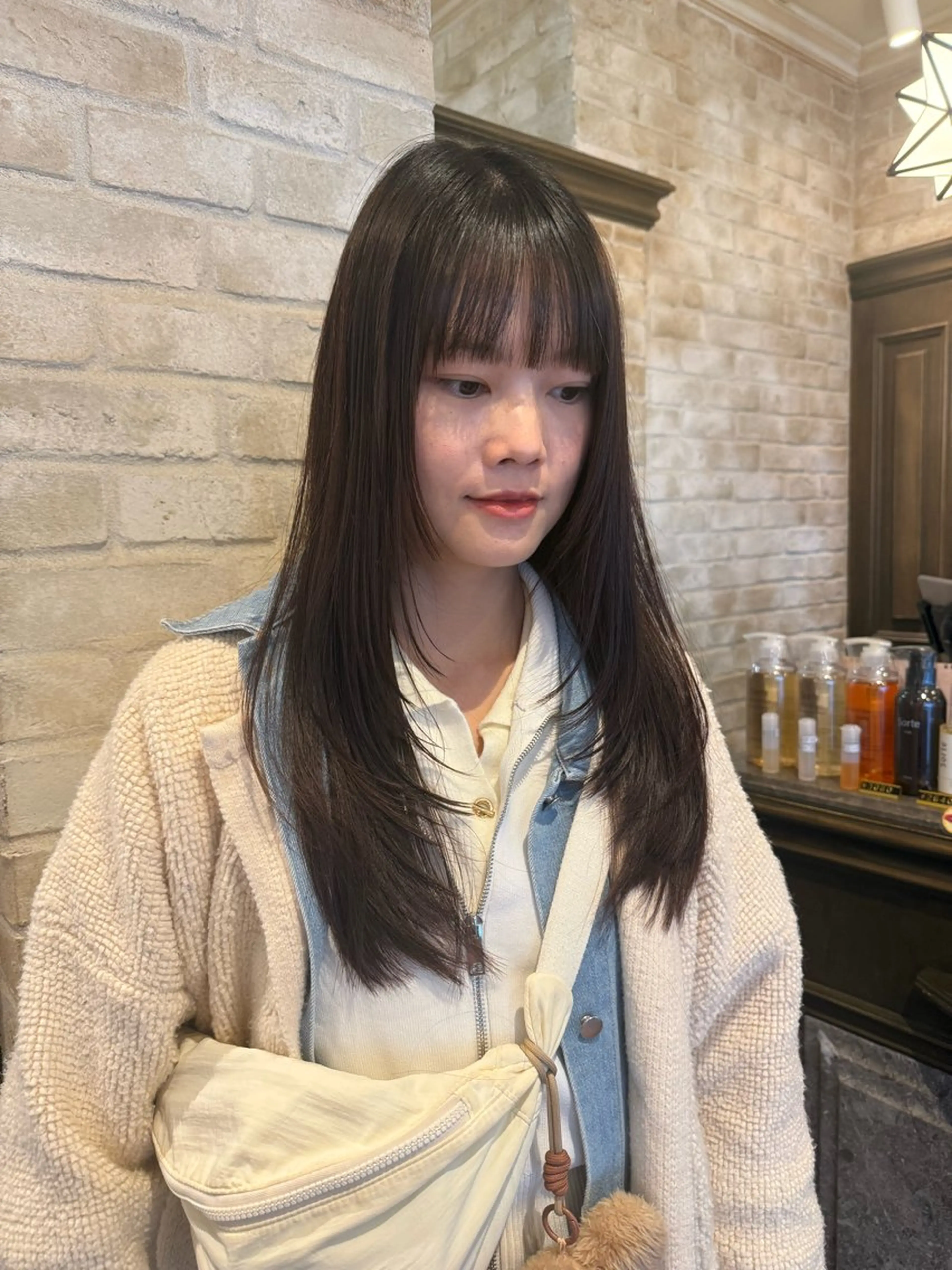 ミディアム レイヤーカット 縮毛矯正 A M Iのヘアスタイル